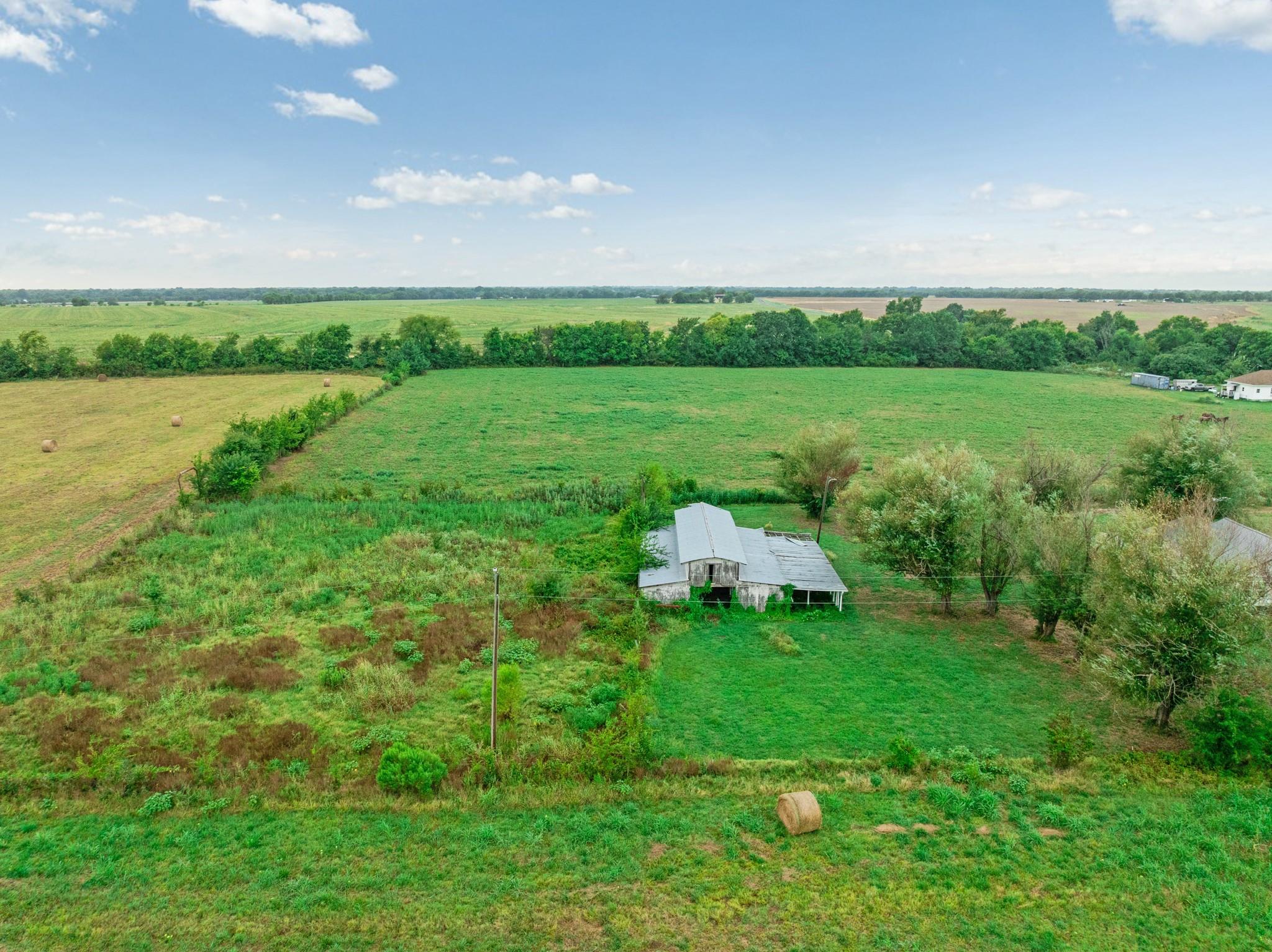 main property photo 6