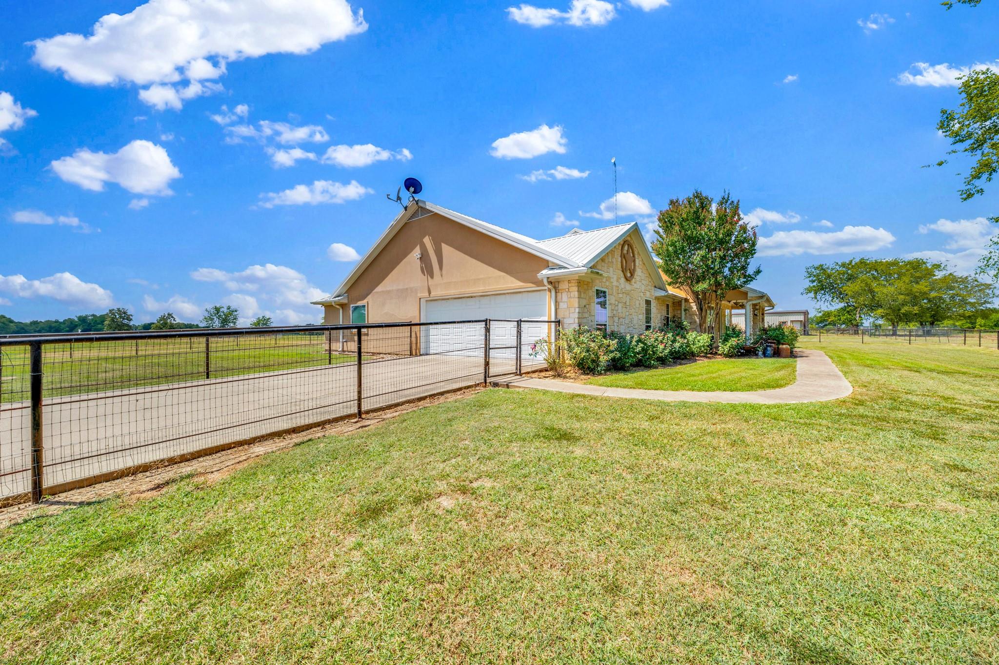 main property photo 16