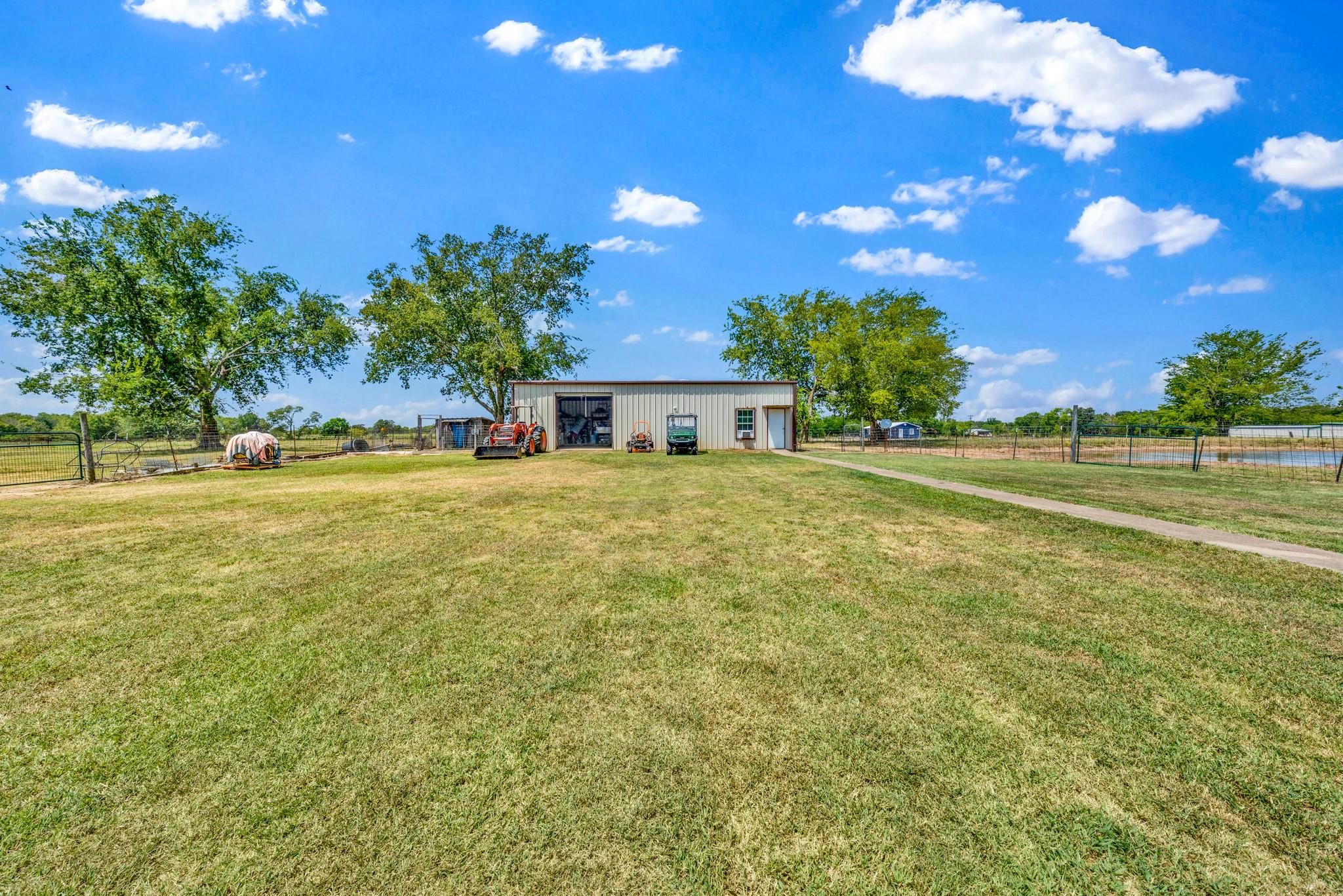 main property photo 17