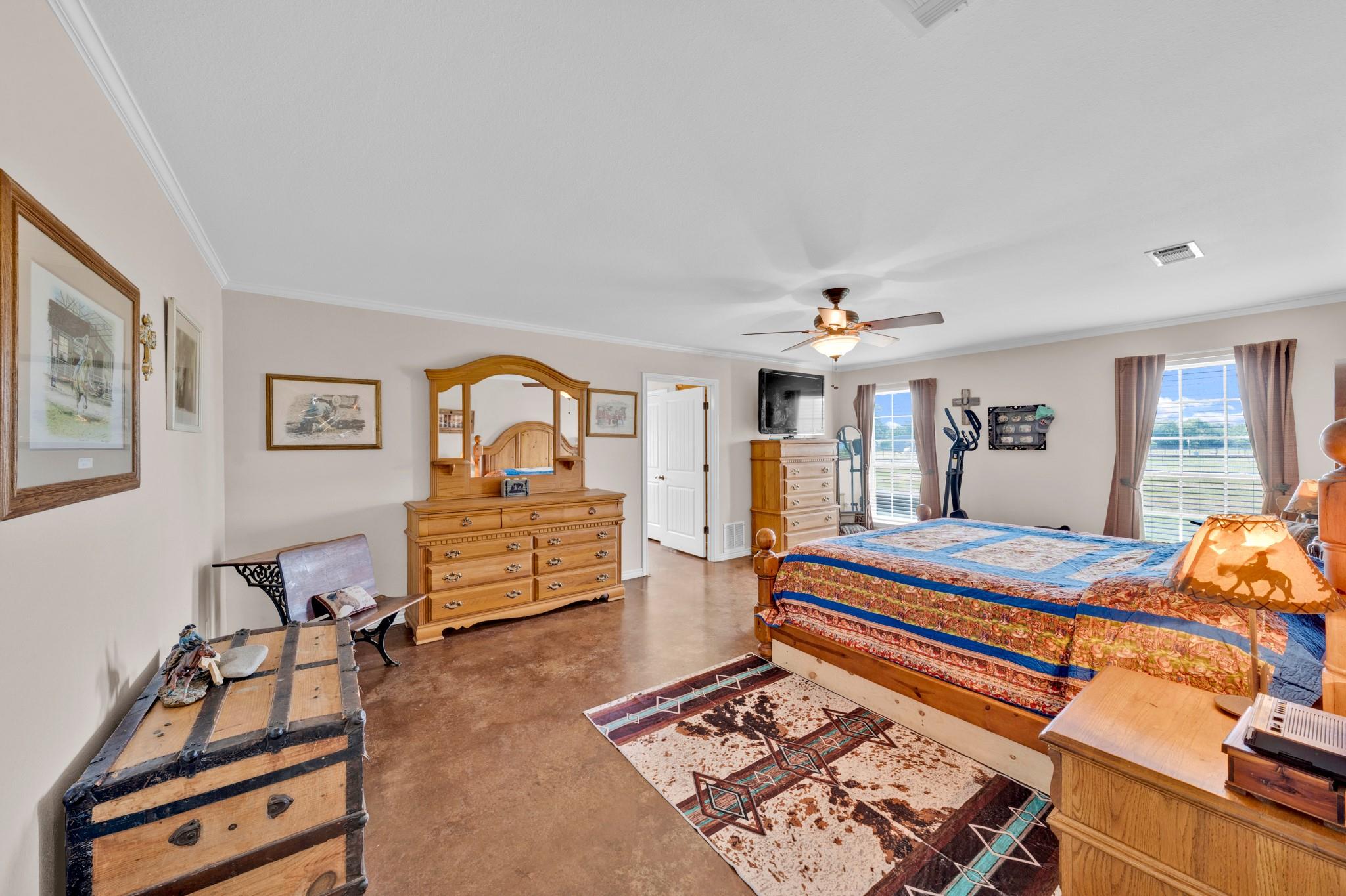 main property photo 7