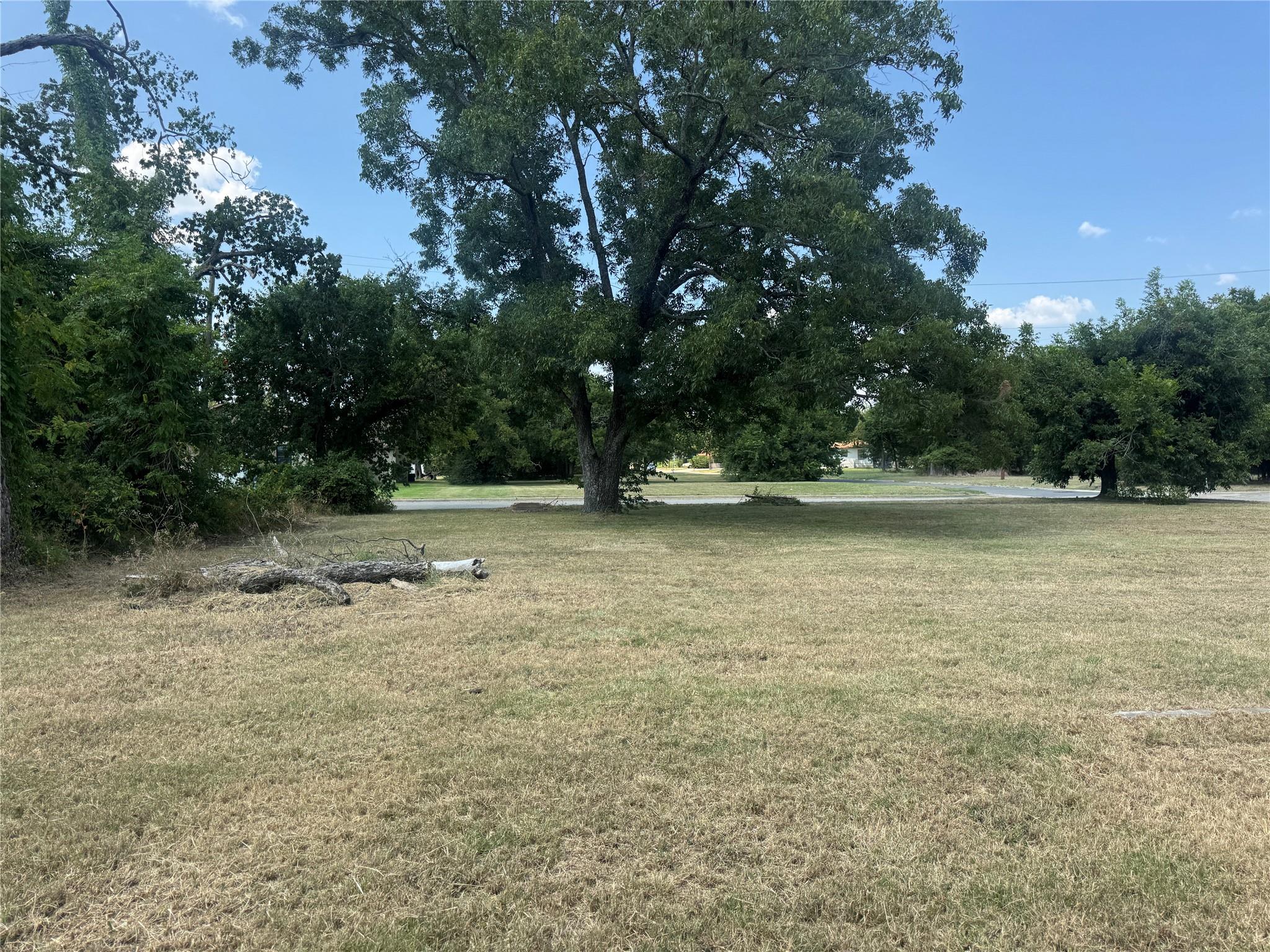 main property photo 16