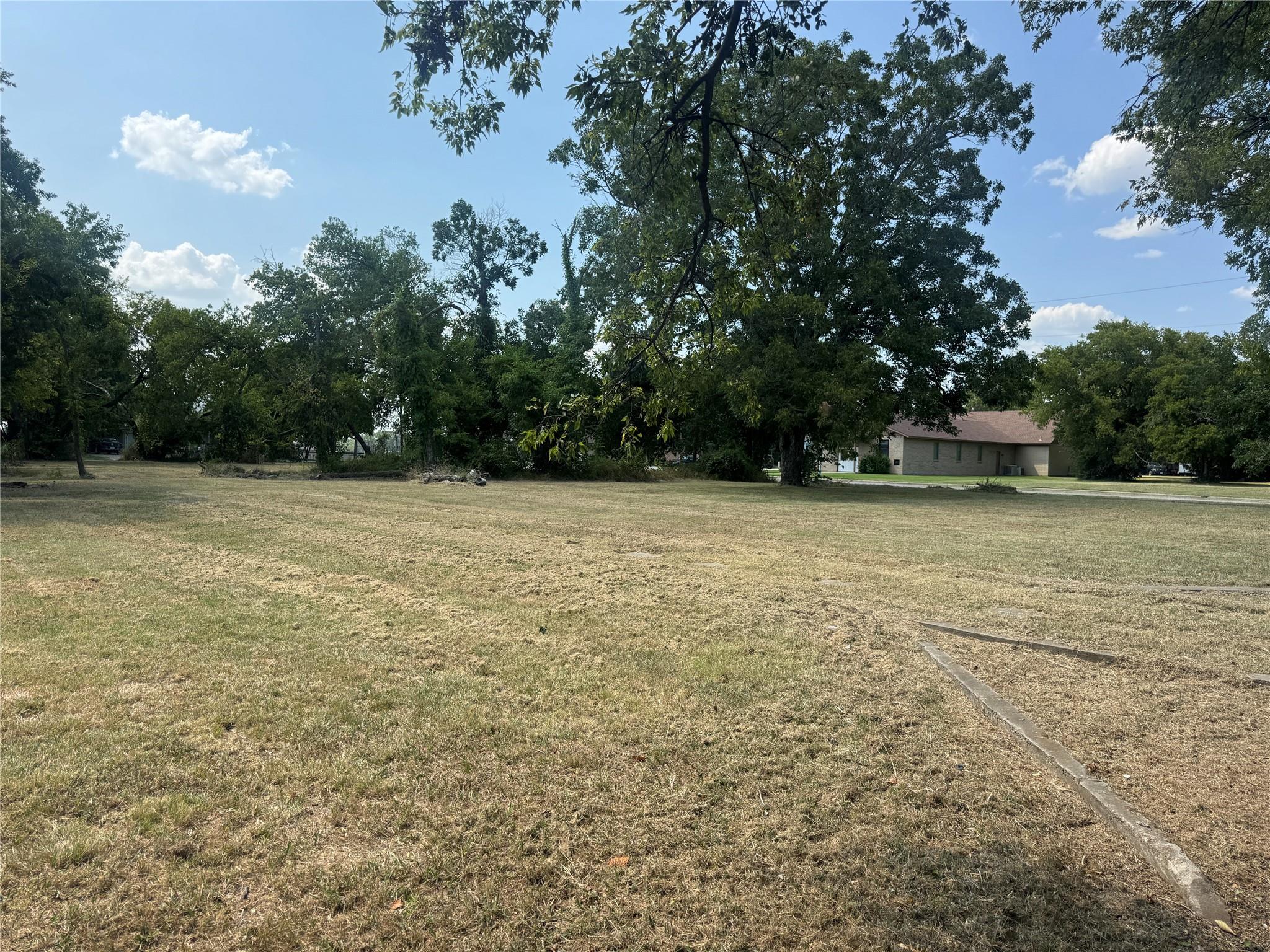 main property photo 18