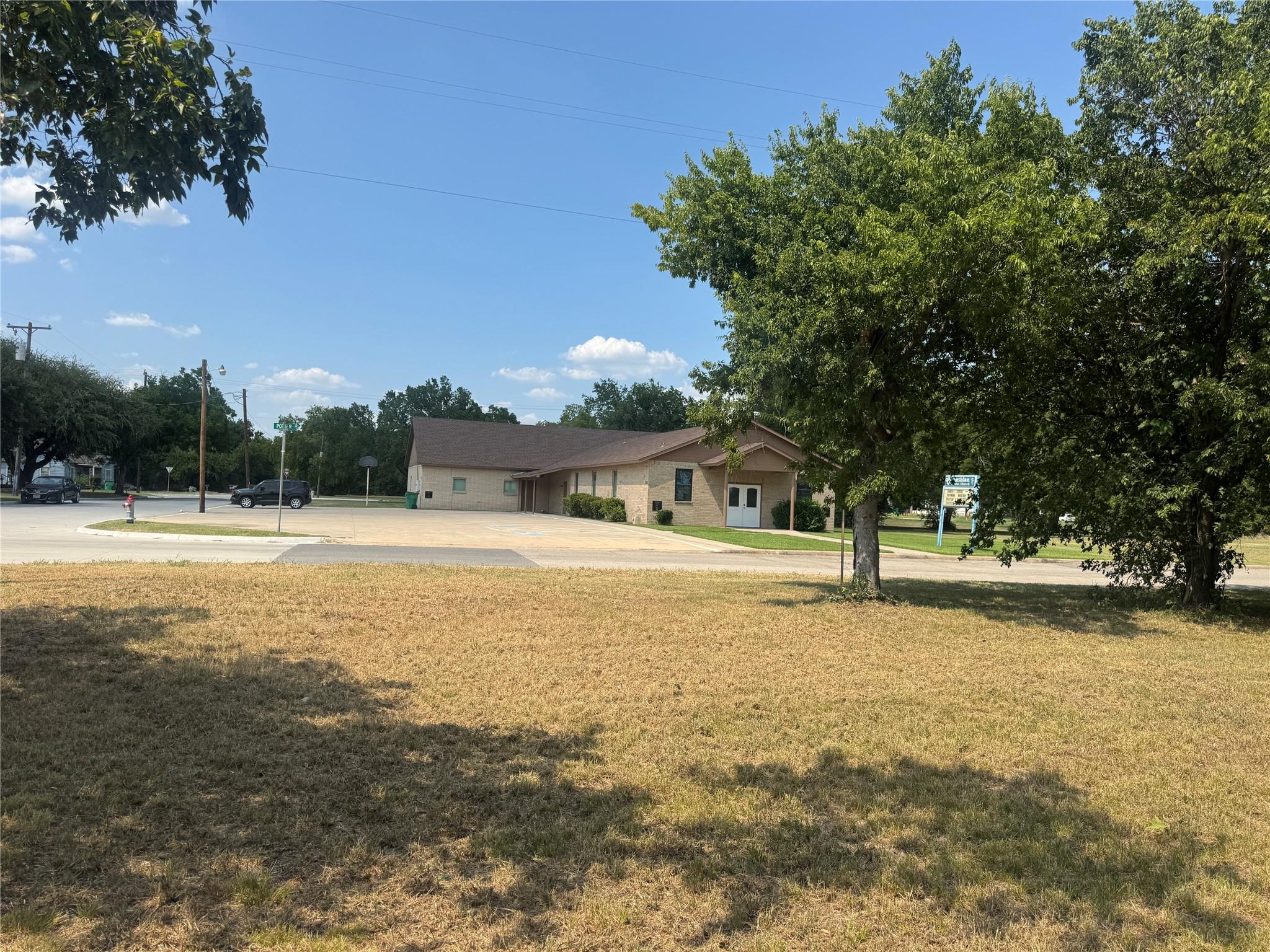 main property photo 8