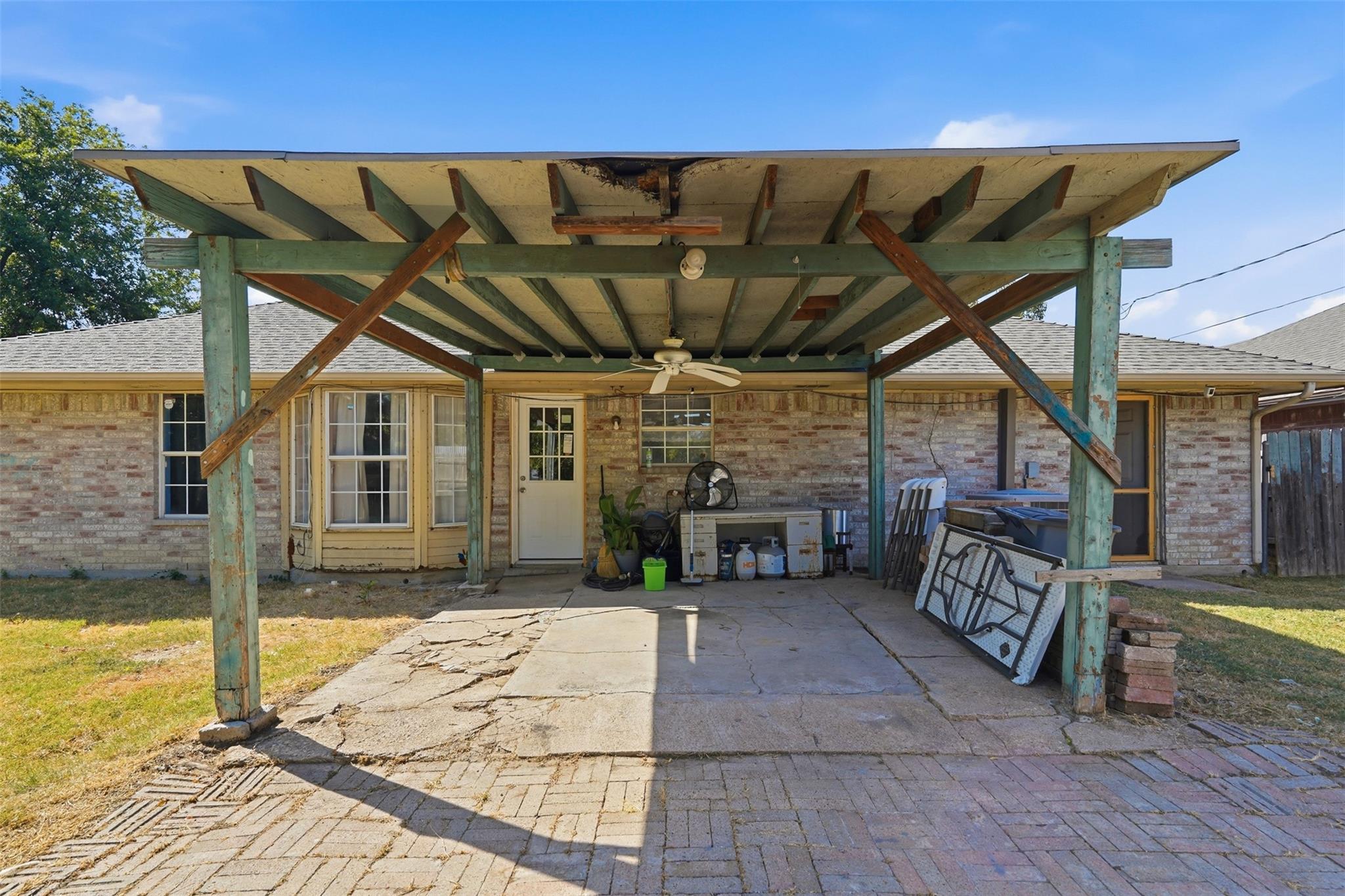 main property photo 23
