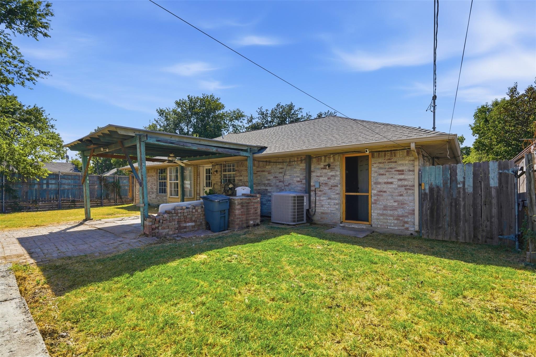 main property photo 25