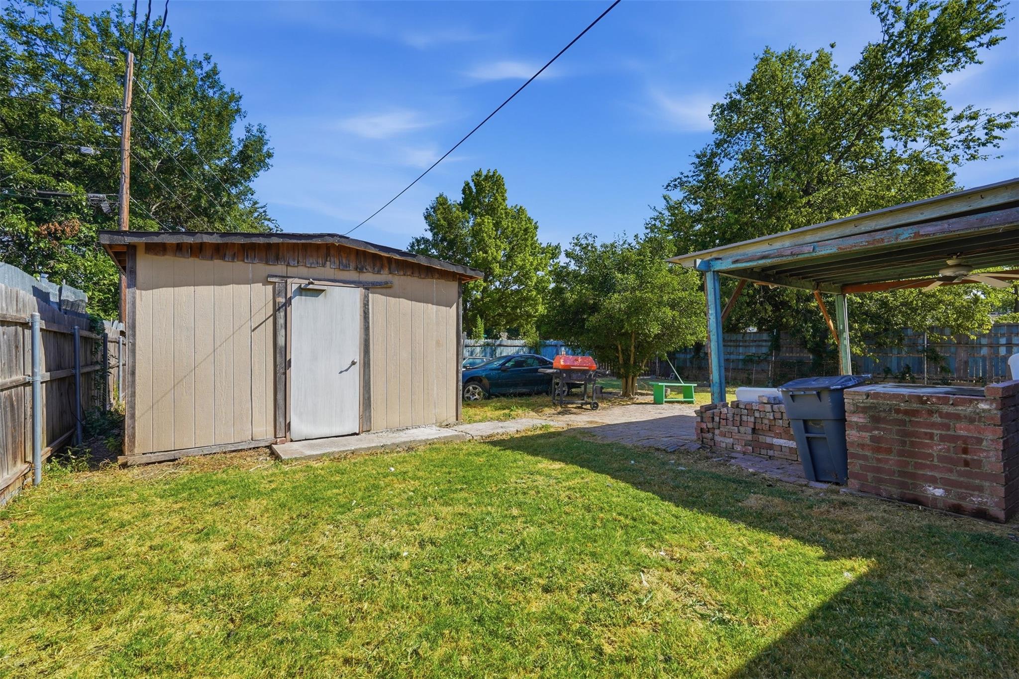 main property photo 28