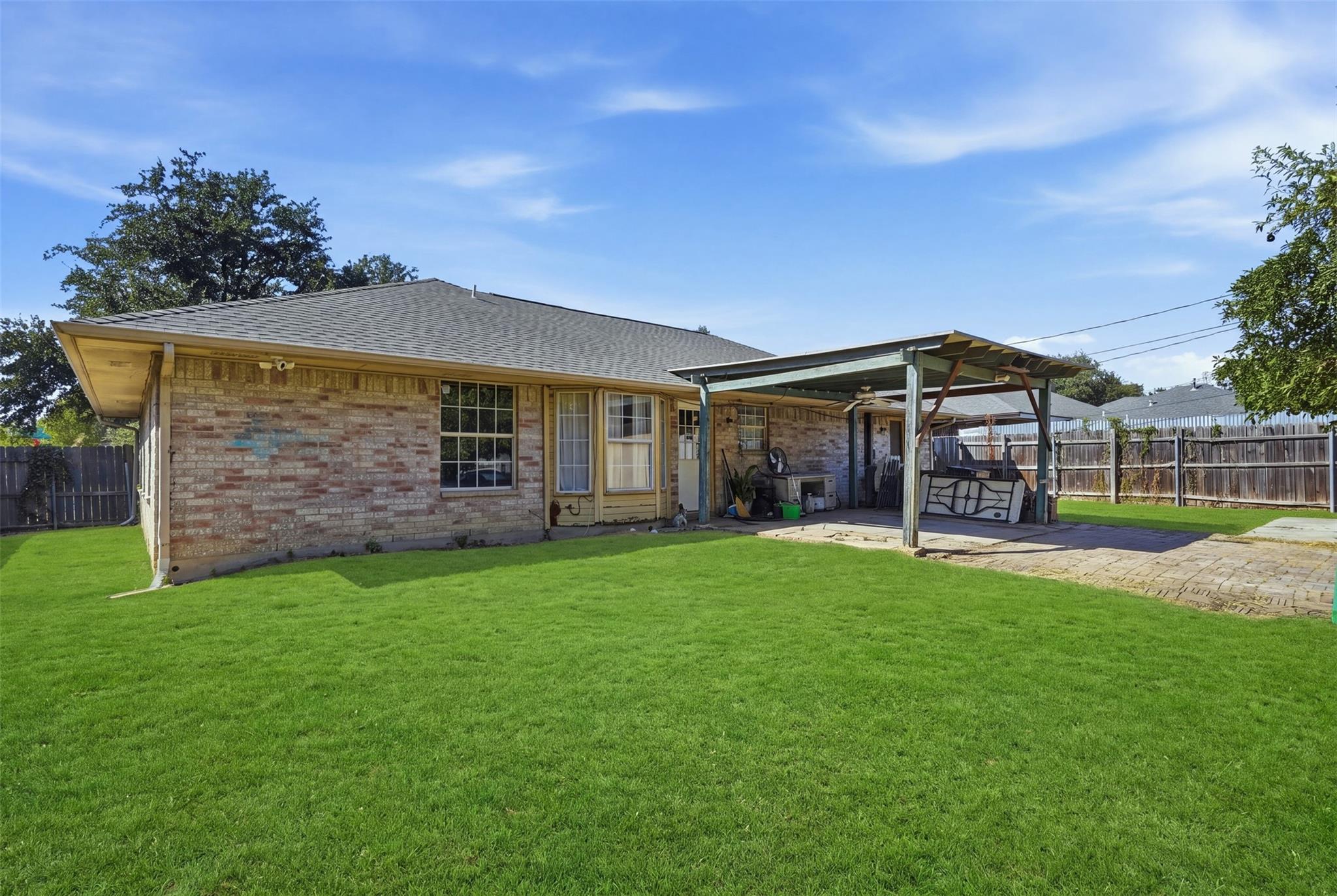 main property photo 30