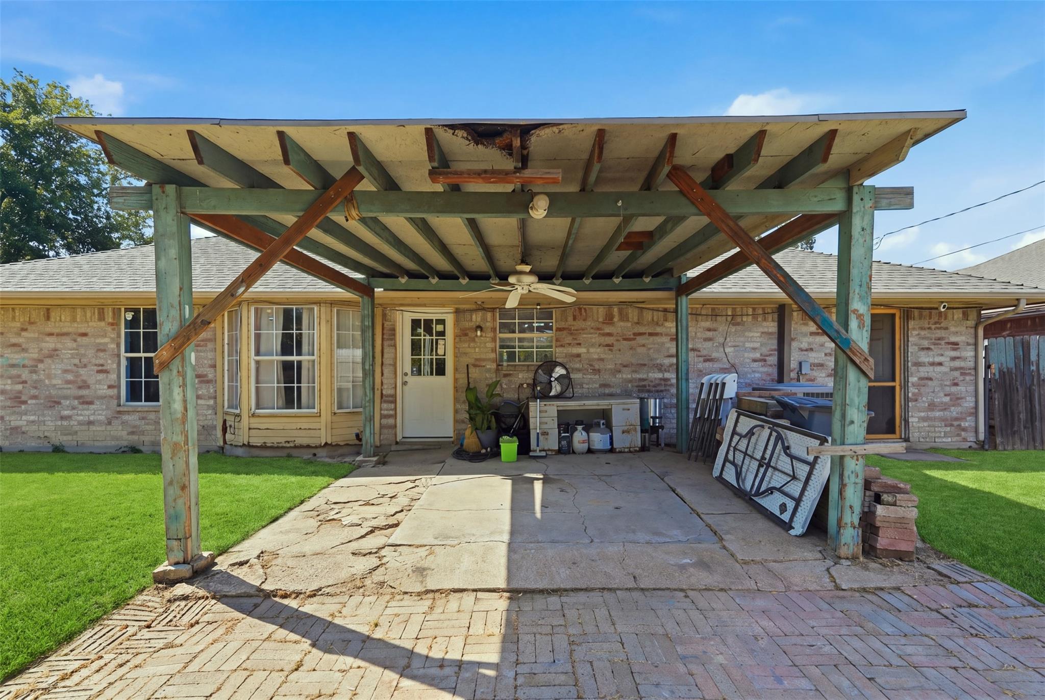 main property photo 31