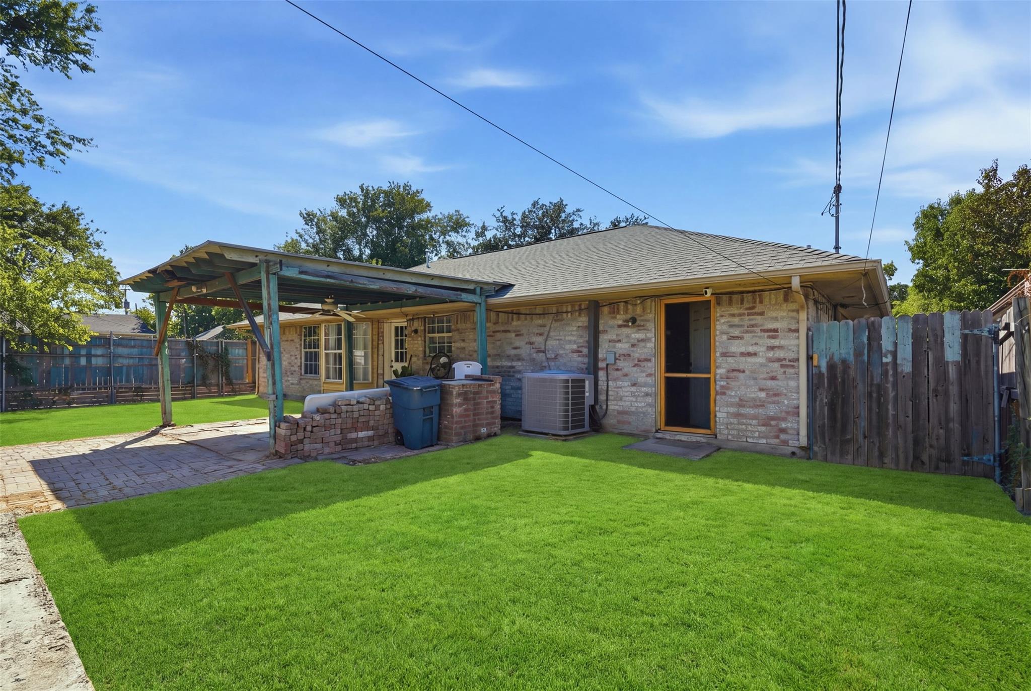 main property photo 32