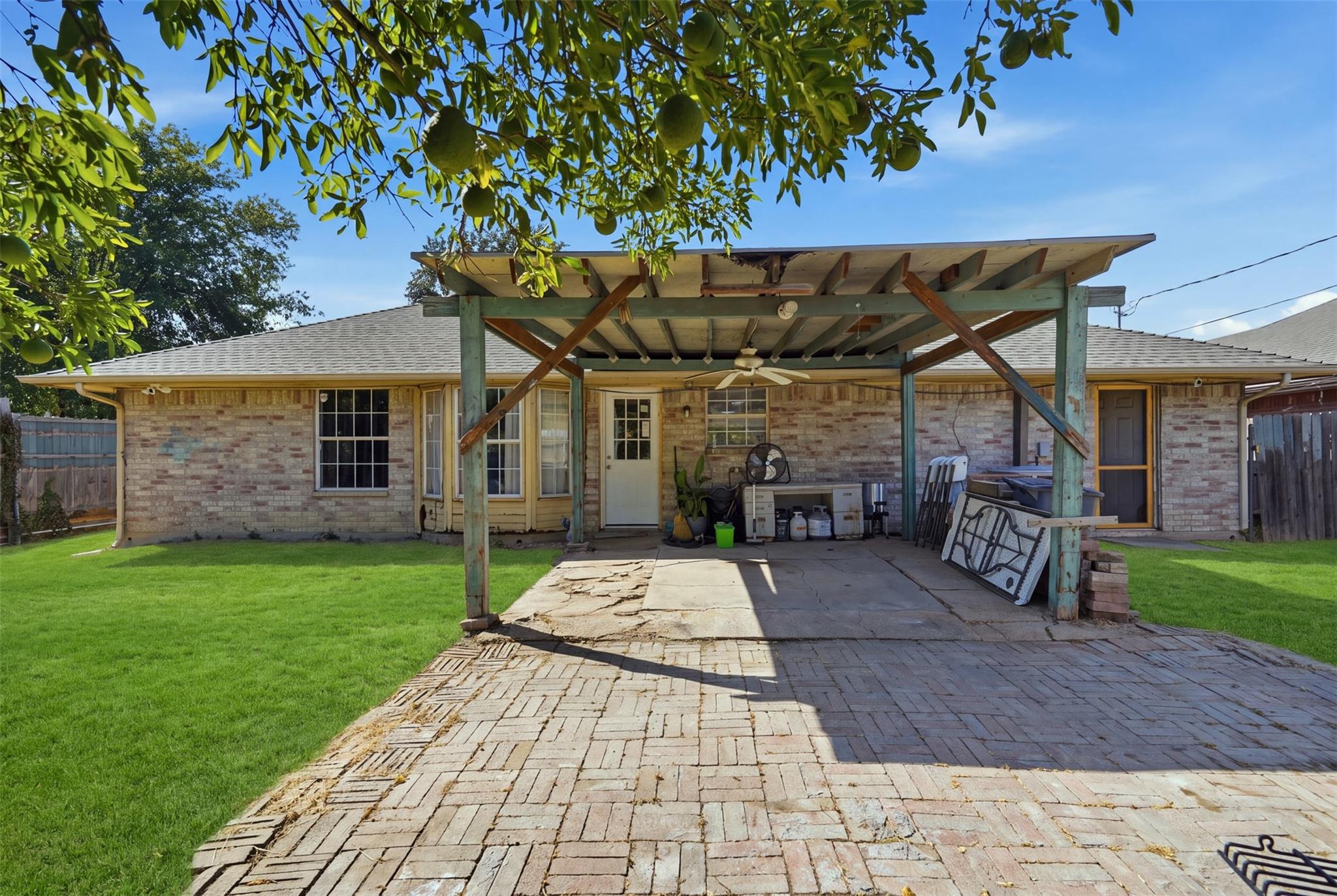 main property photo 33