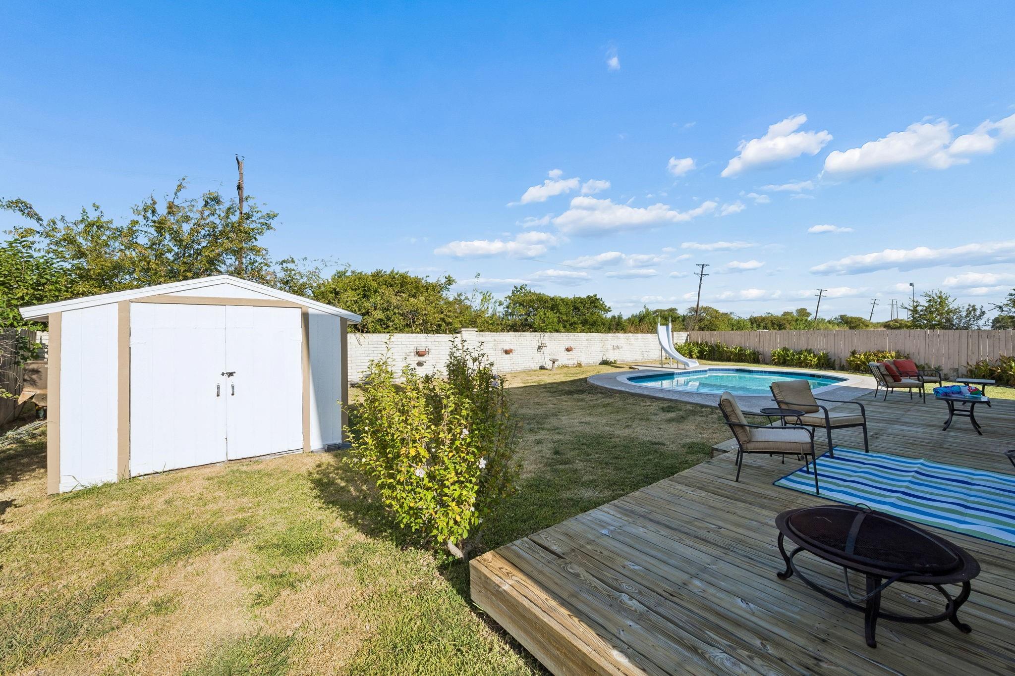 main property photo 28