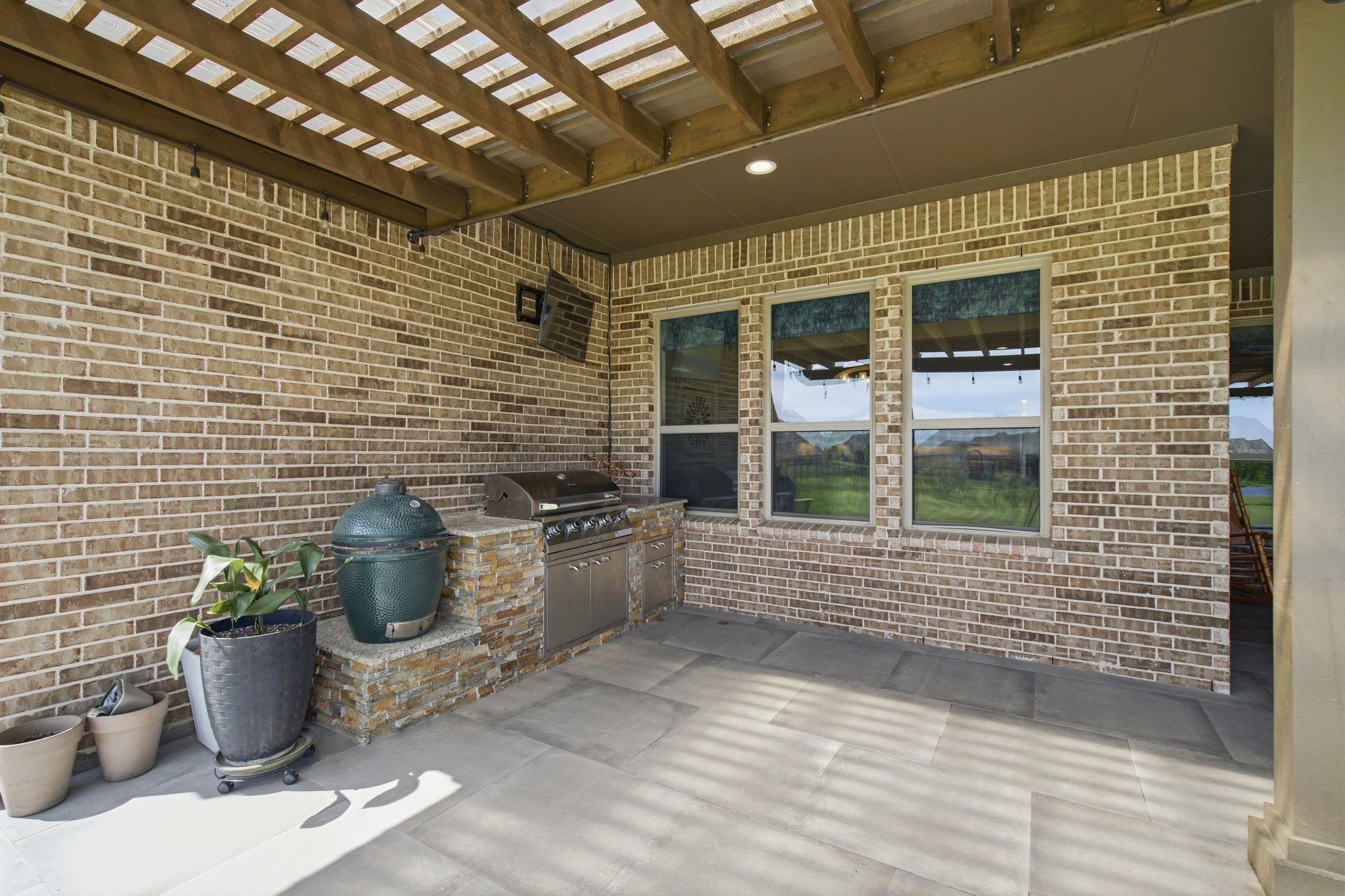 main property photo 29