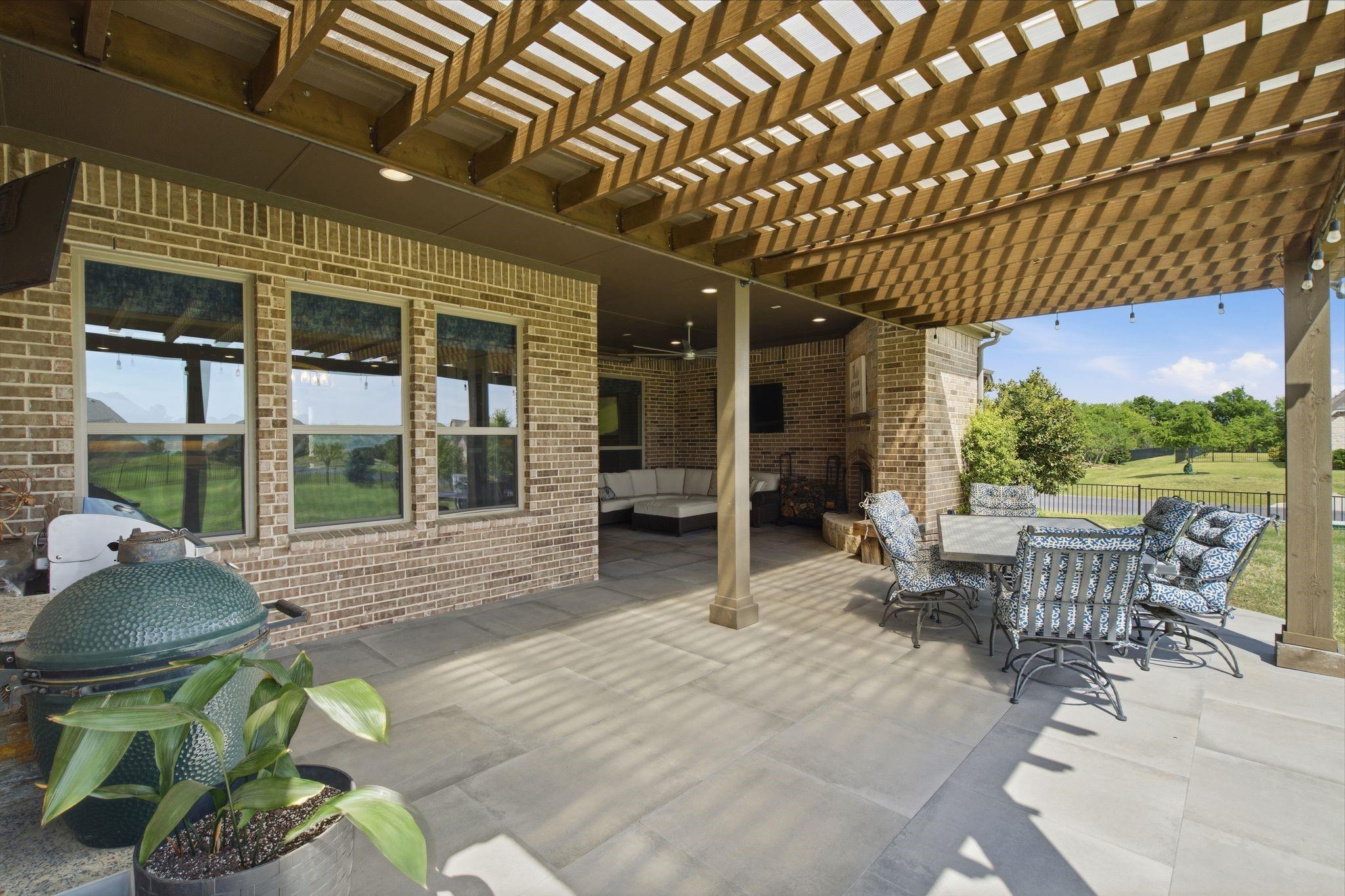 main property photo 30
