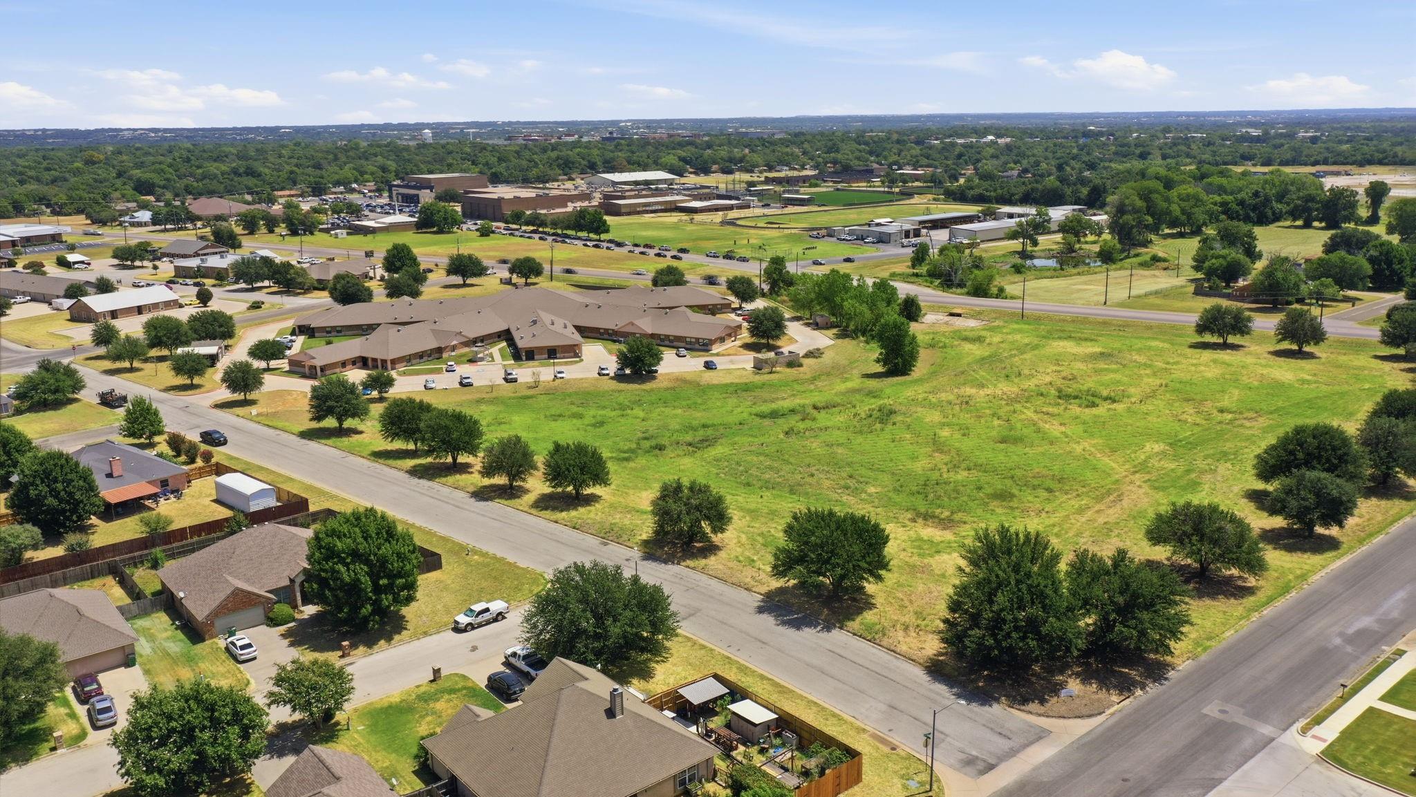 main property photo 6