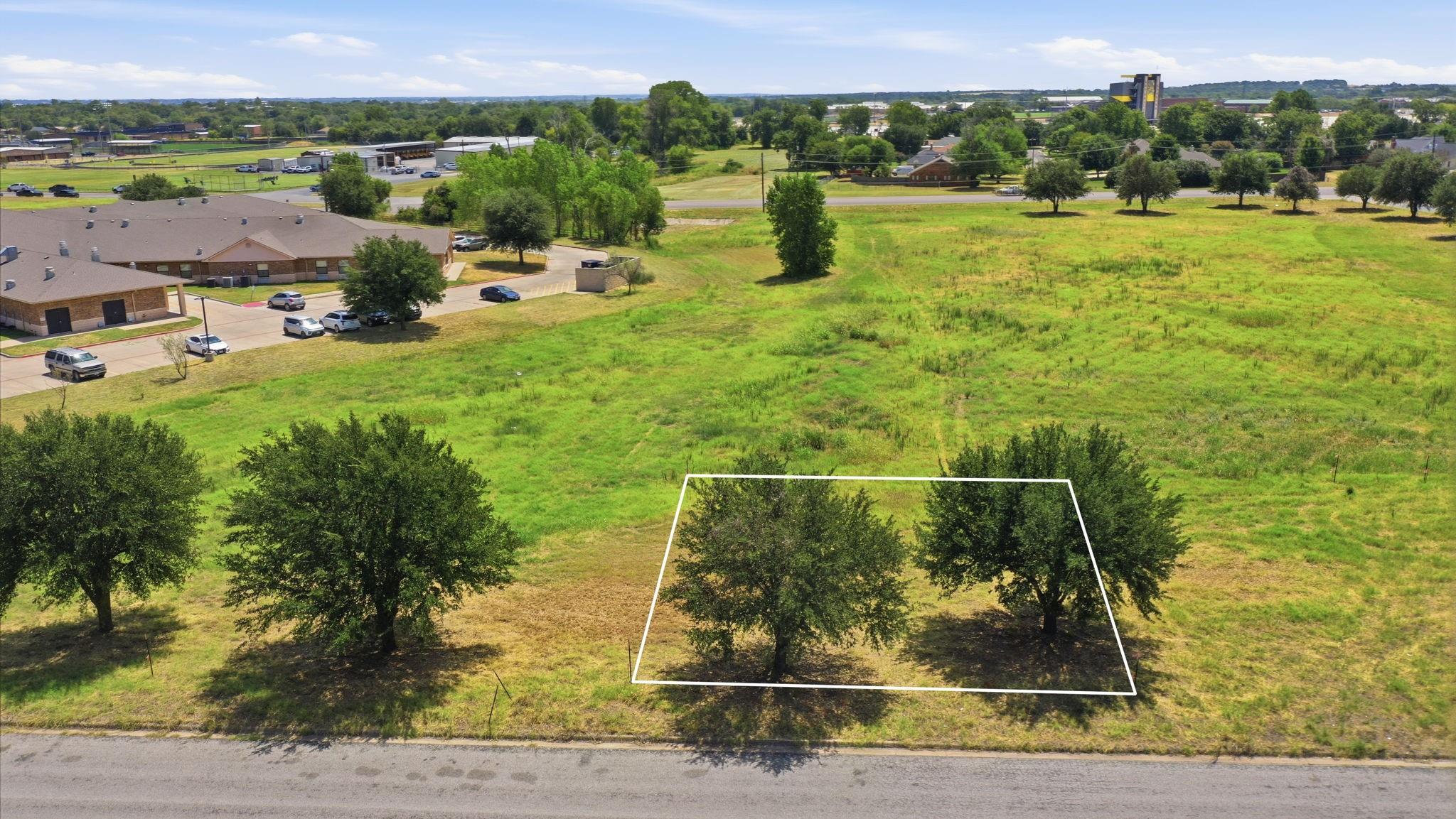 main property photo 9