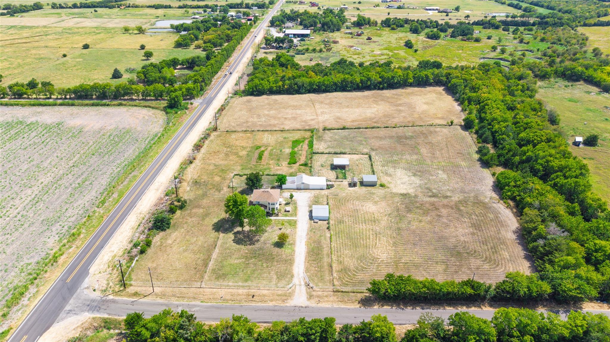main property photo 23