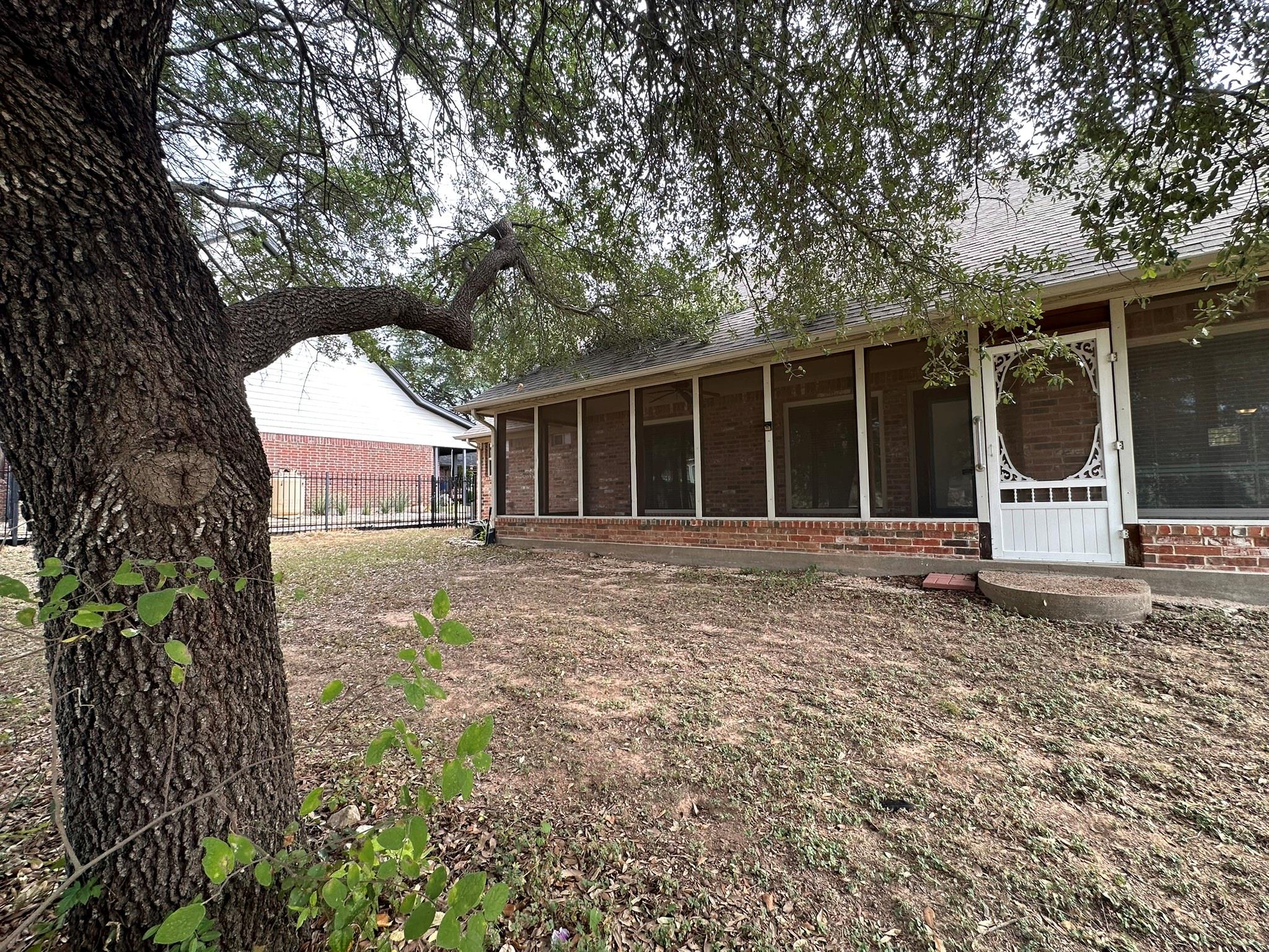 main property photo 34
