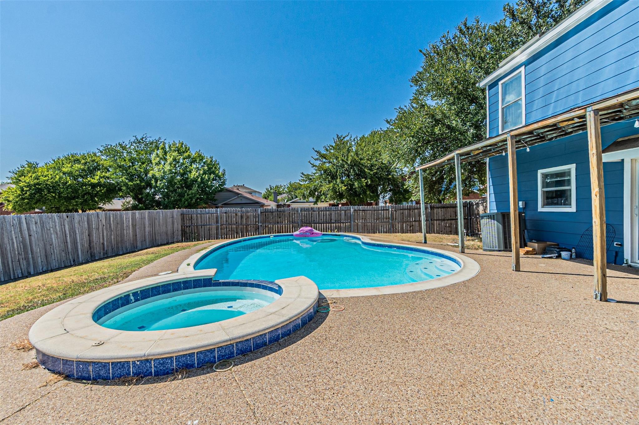 main property photo 3