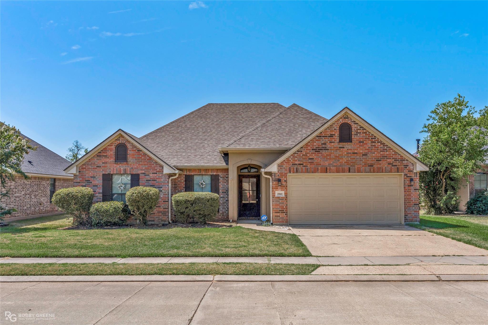 main property photo 0