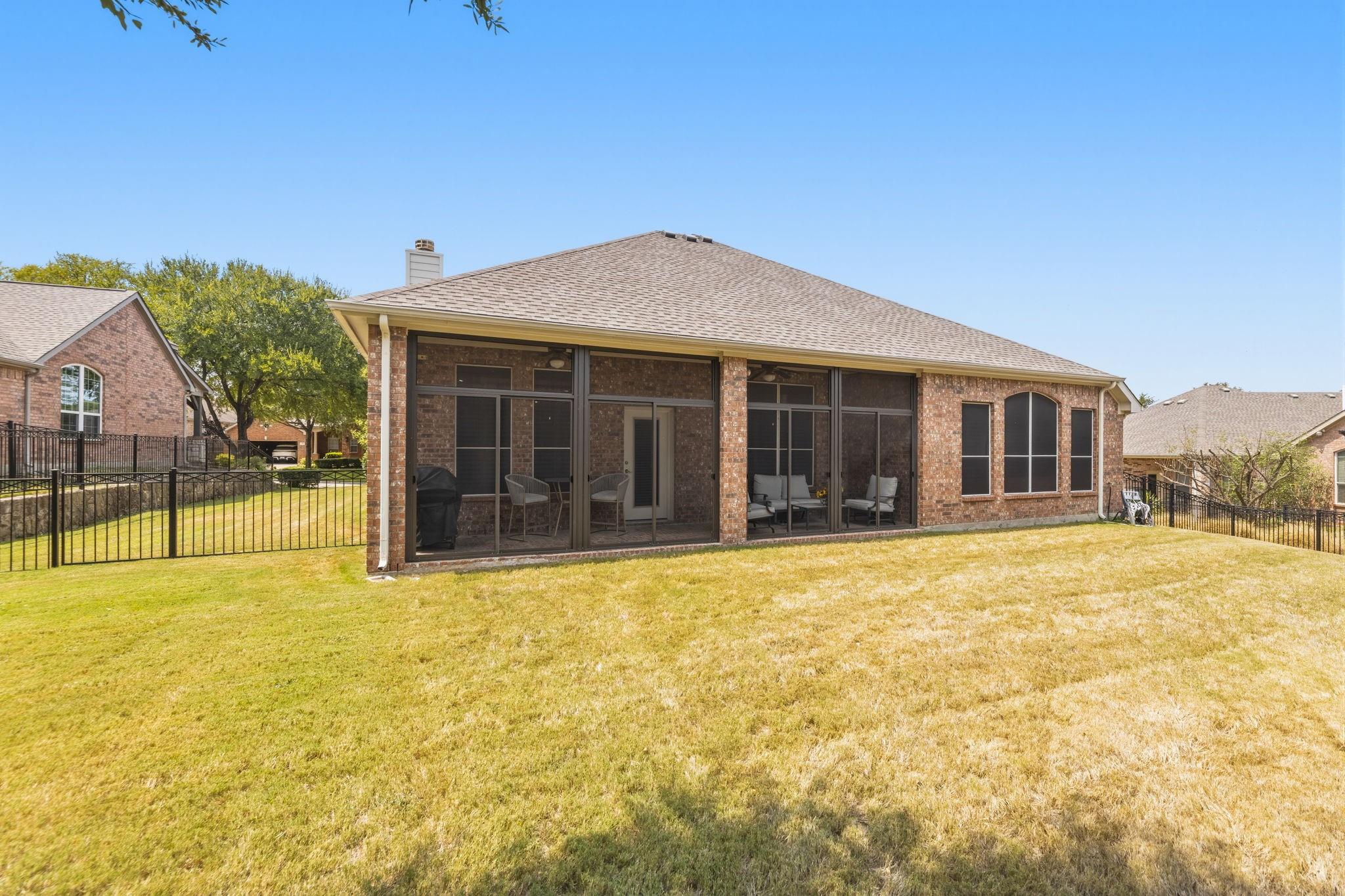 main property photo 22
