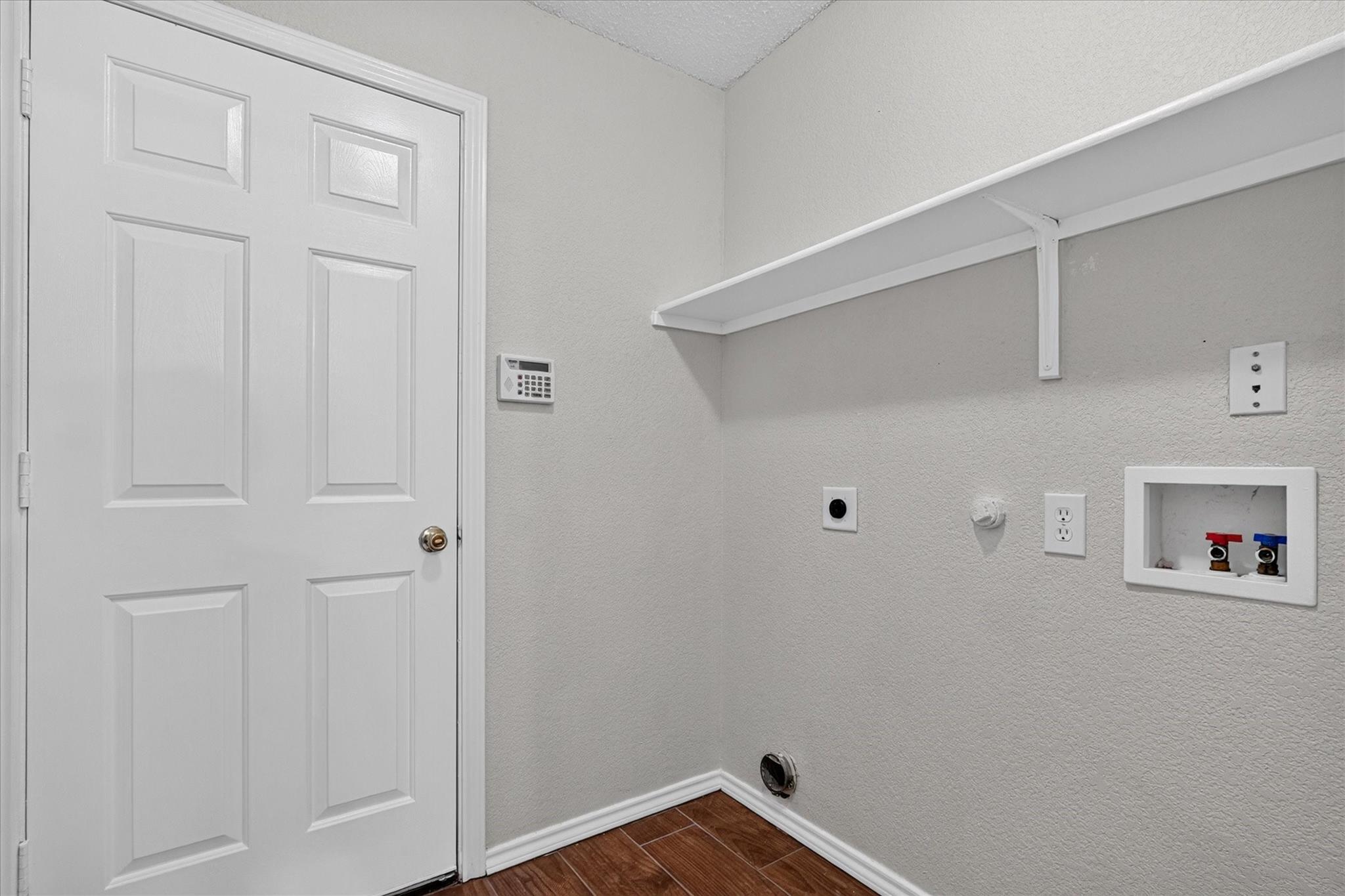main property photo 16