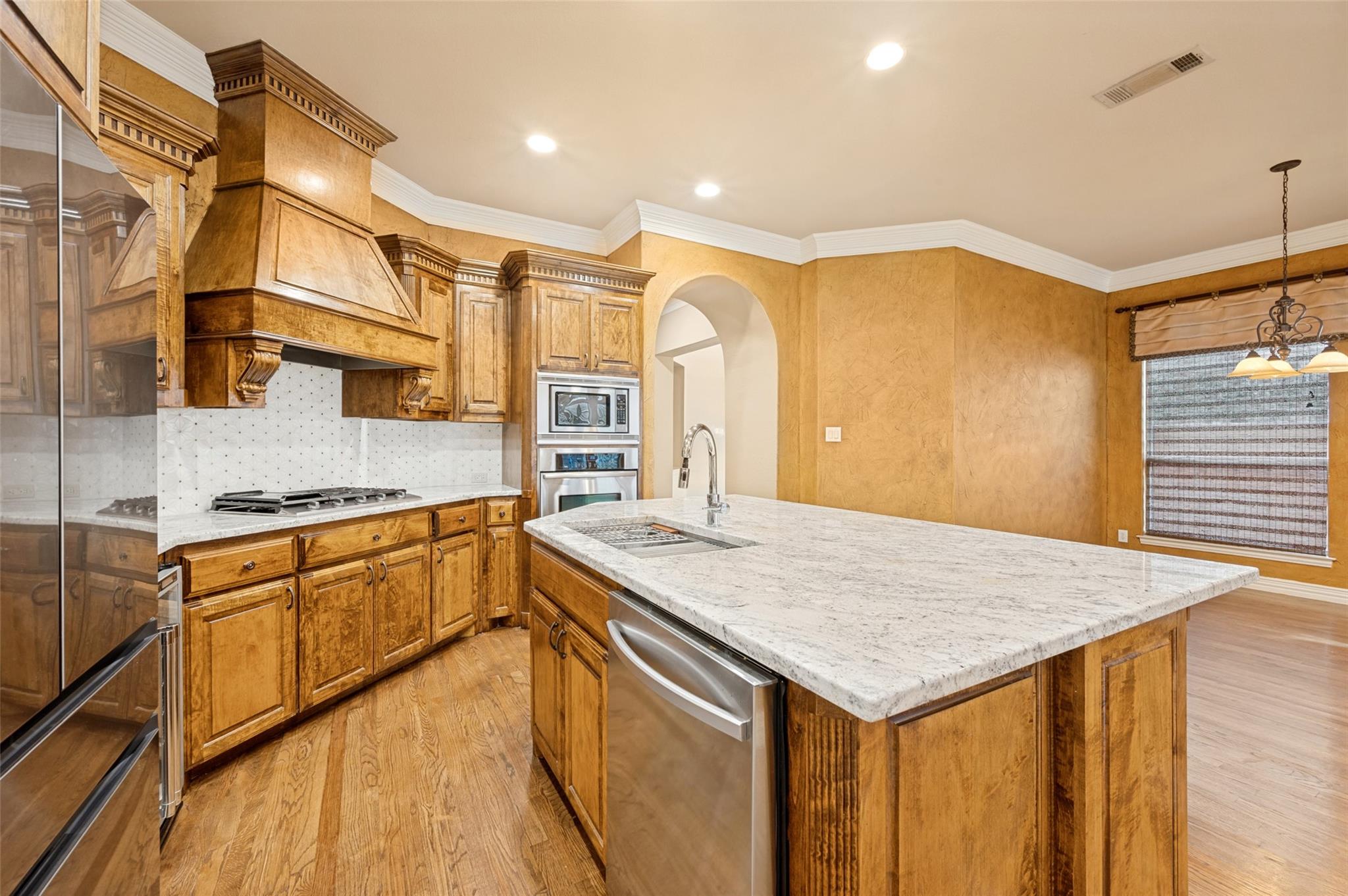 main property photo 7