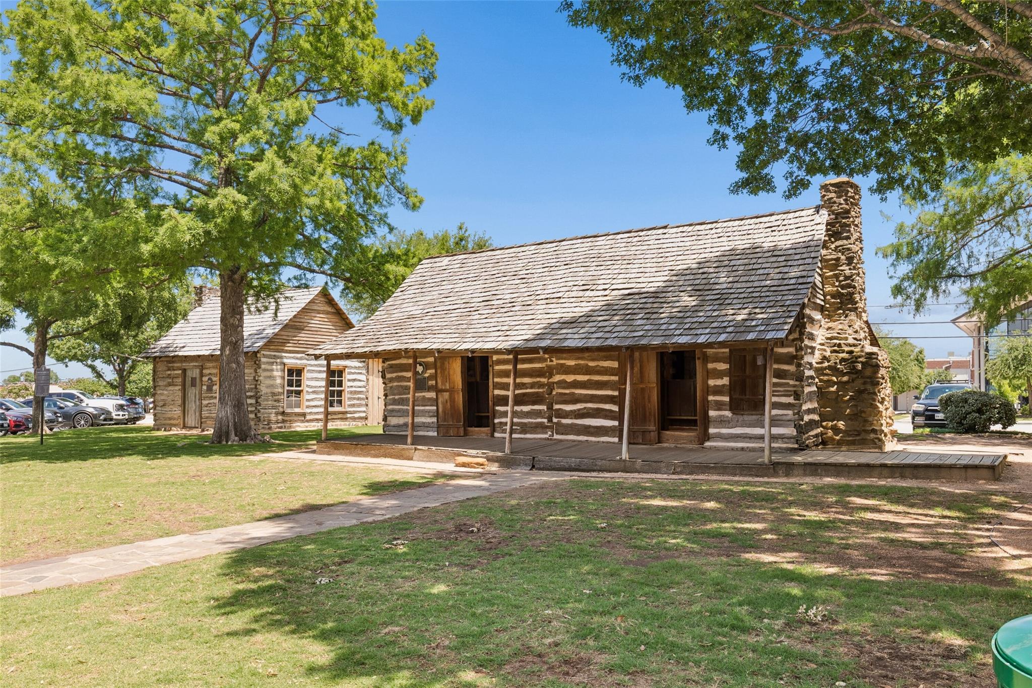 main property photo 20