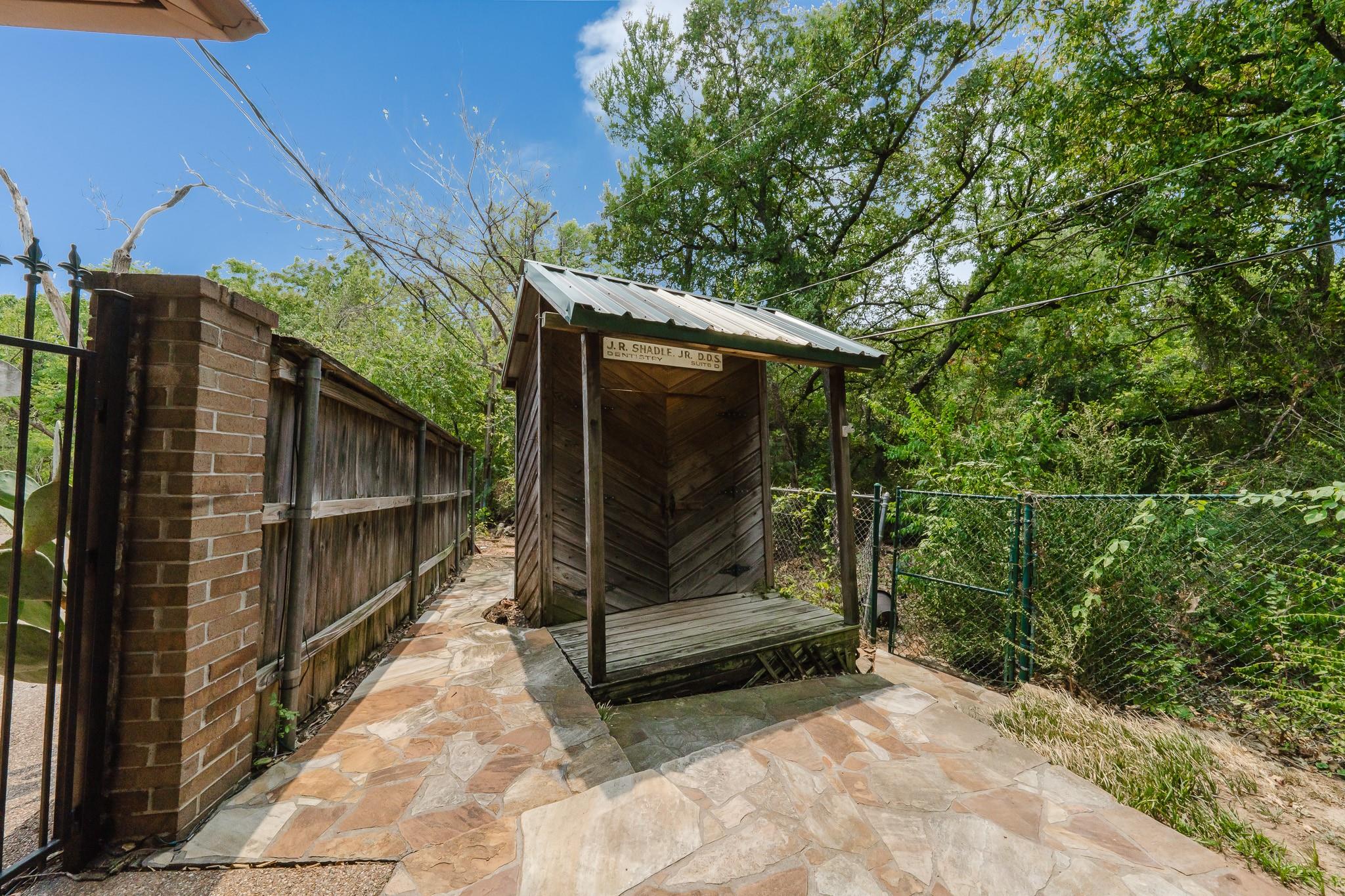 main property photo 21
