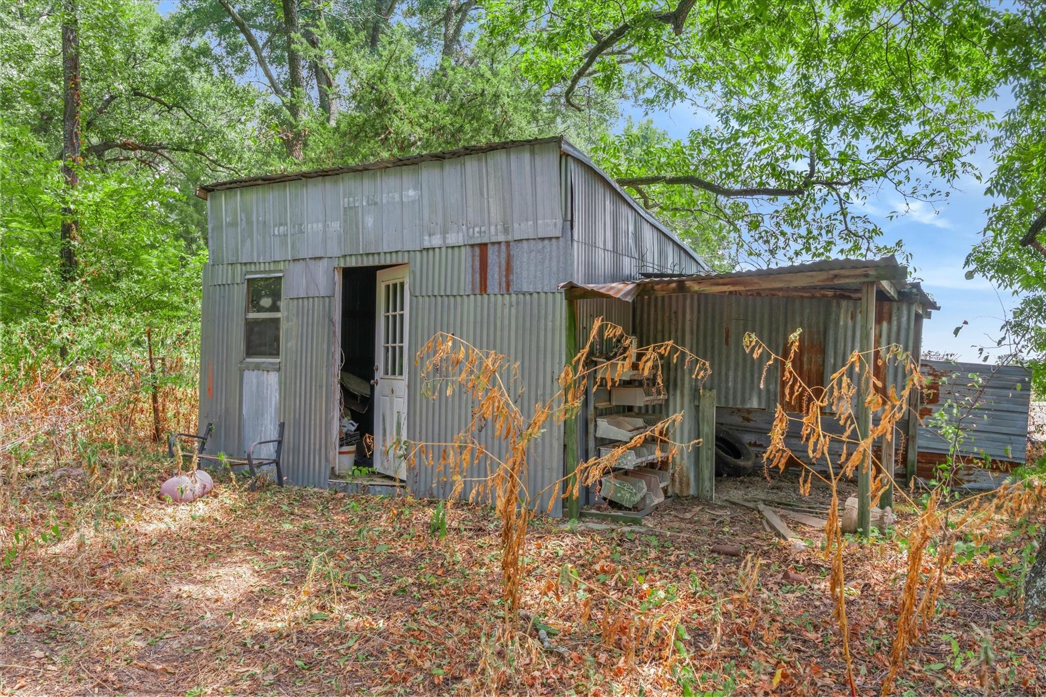 main property photo 31