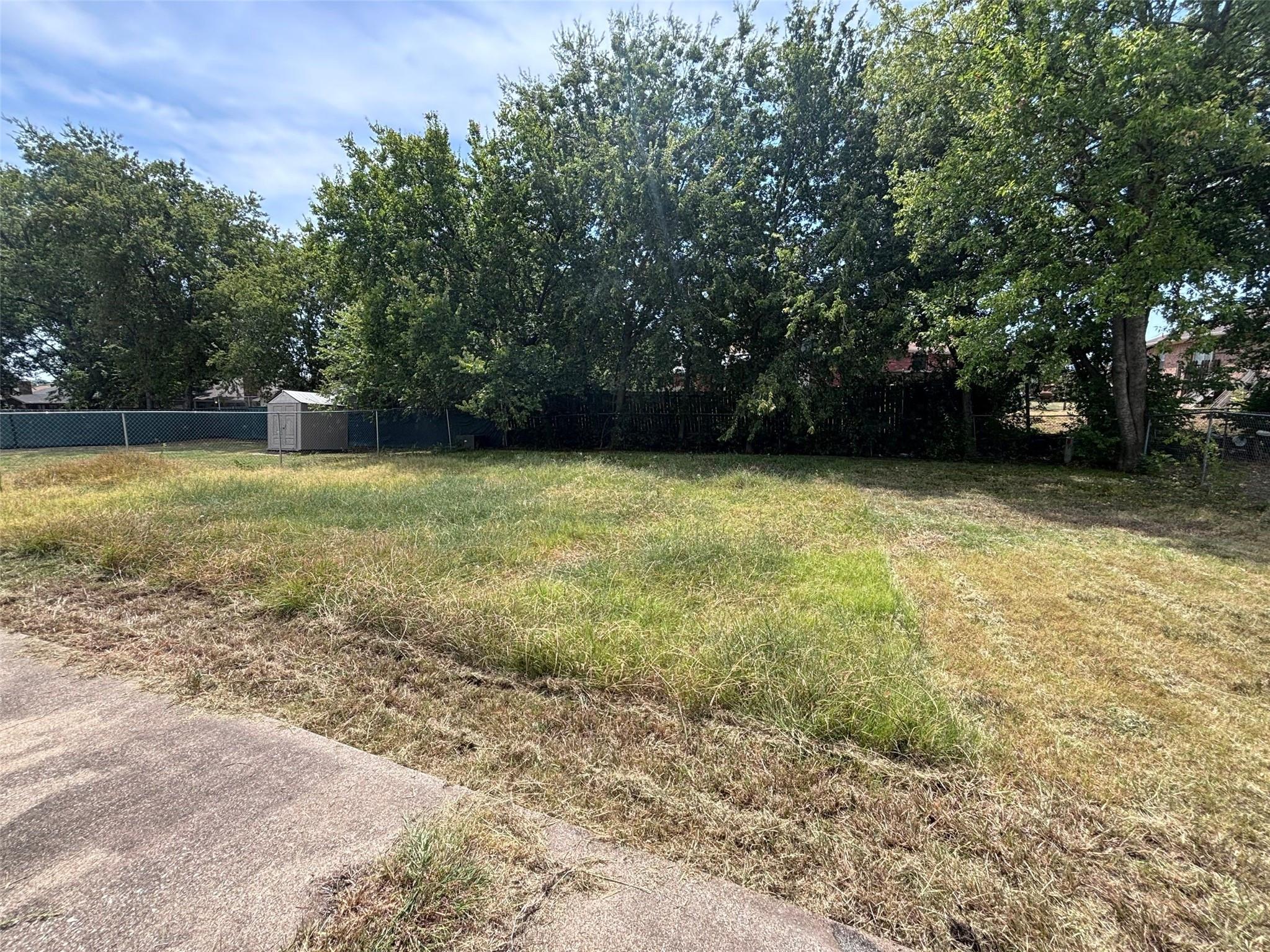 main property photo 14