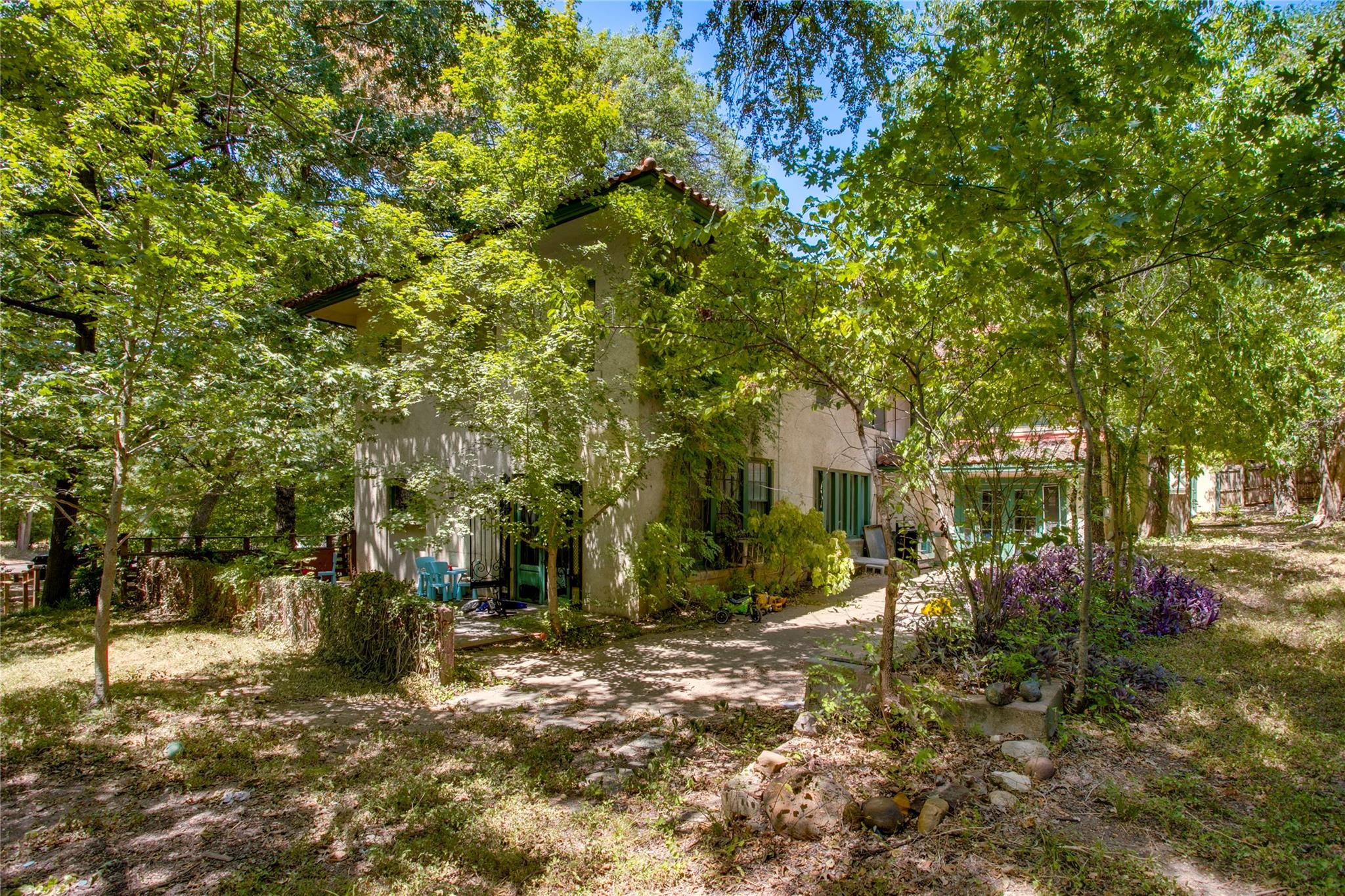 main property photo 37