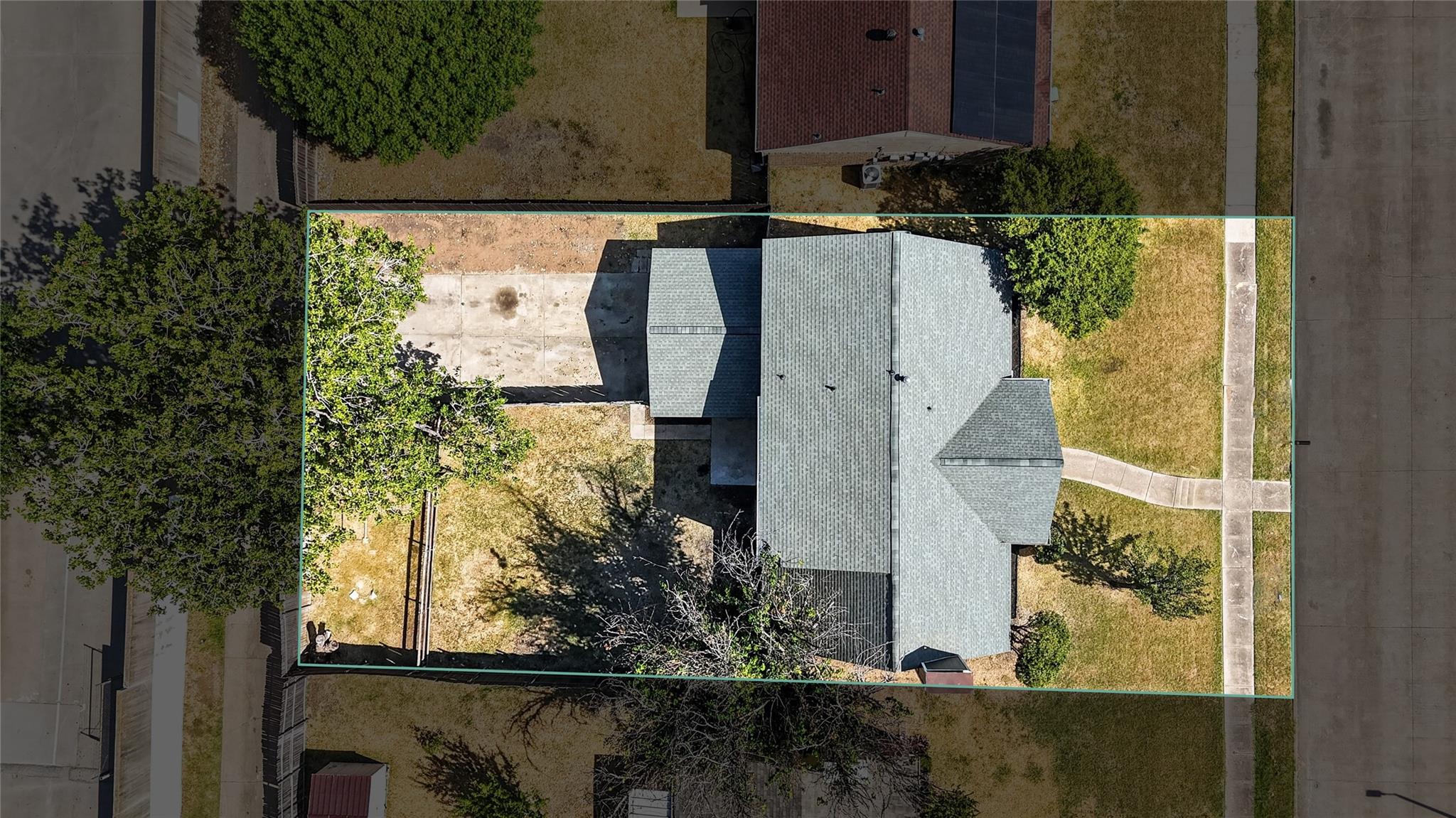 main property photo 29