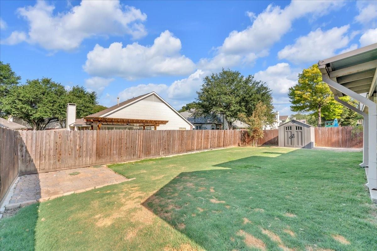 main property photo 30