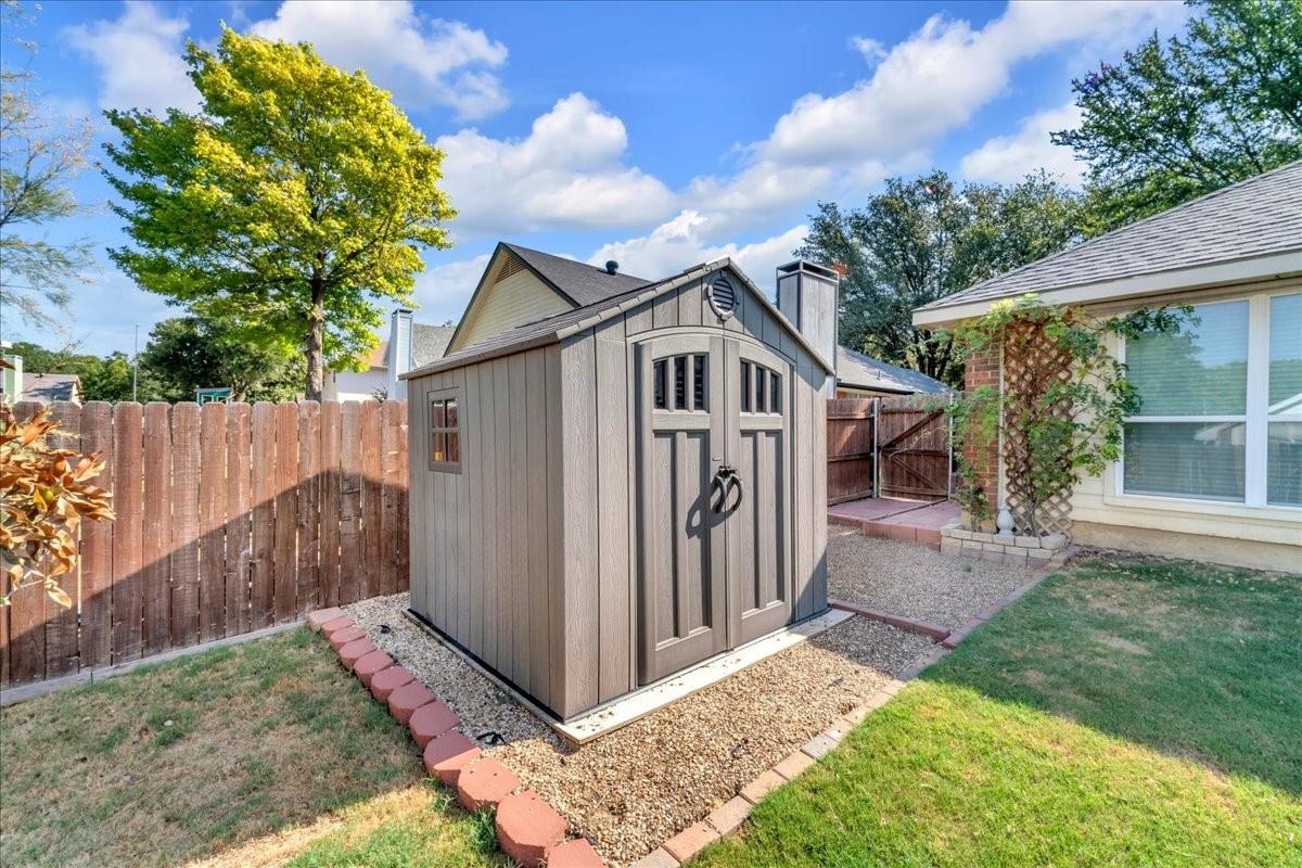 main property photo 34