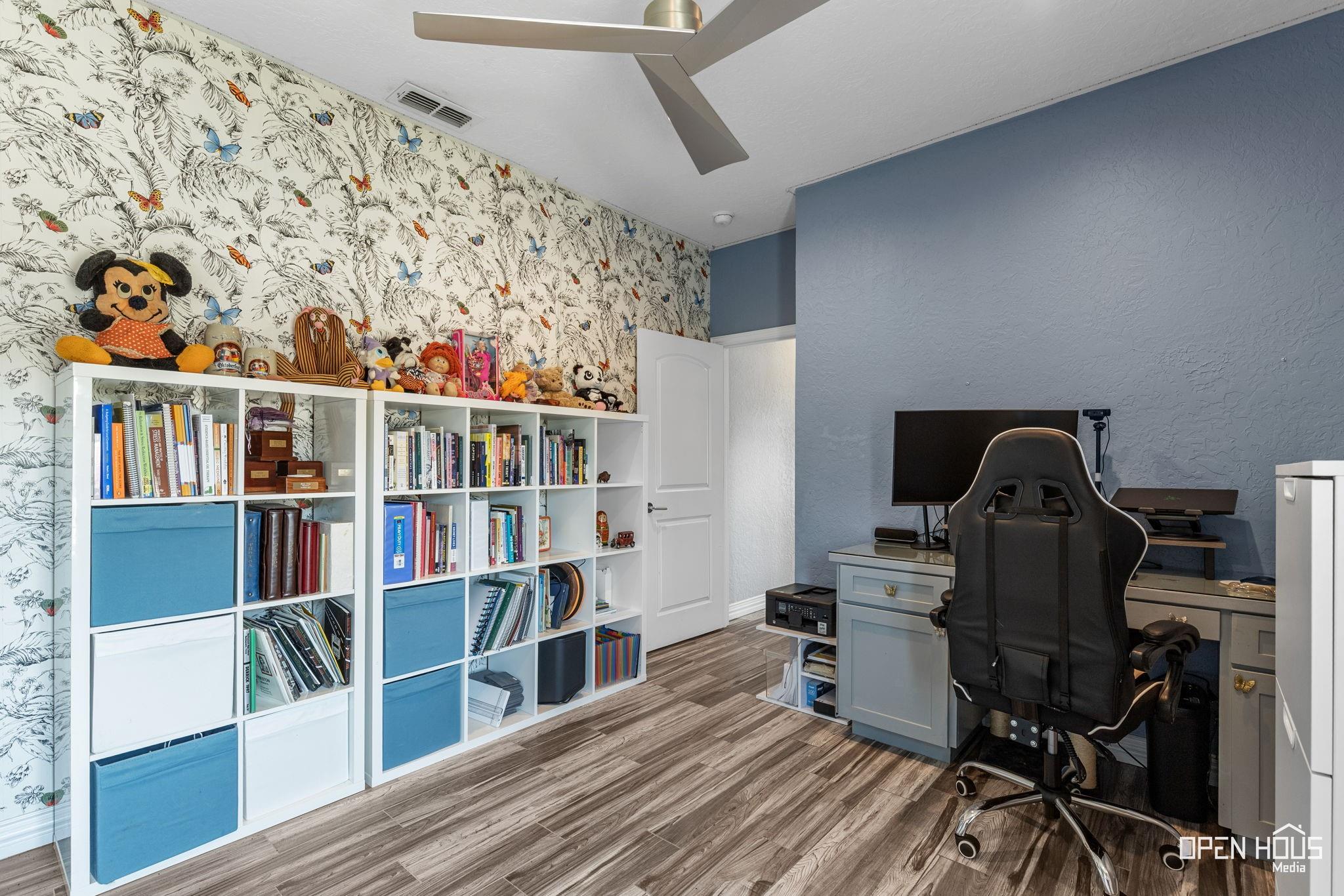 main property photo 30