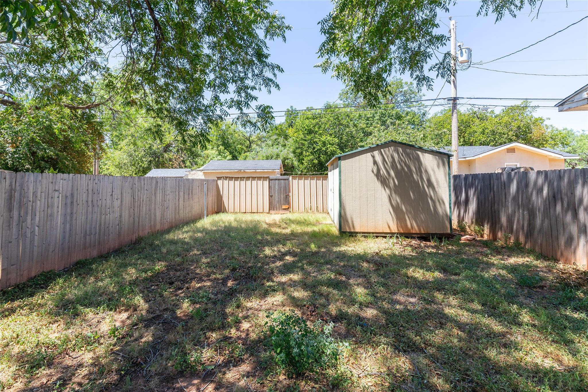 main property photo 17