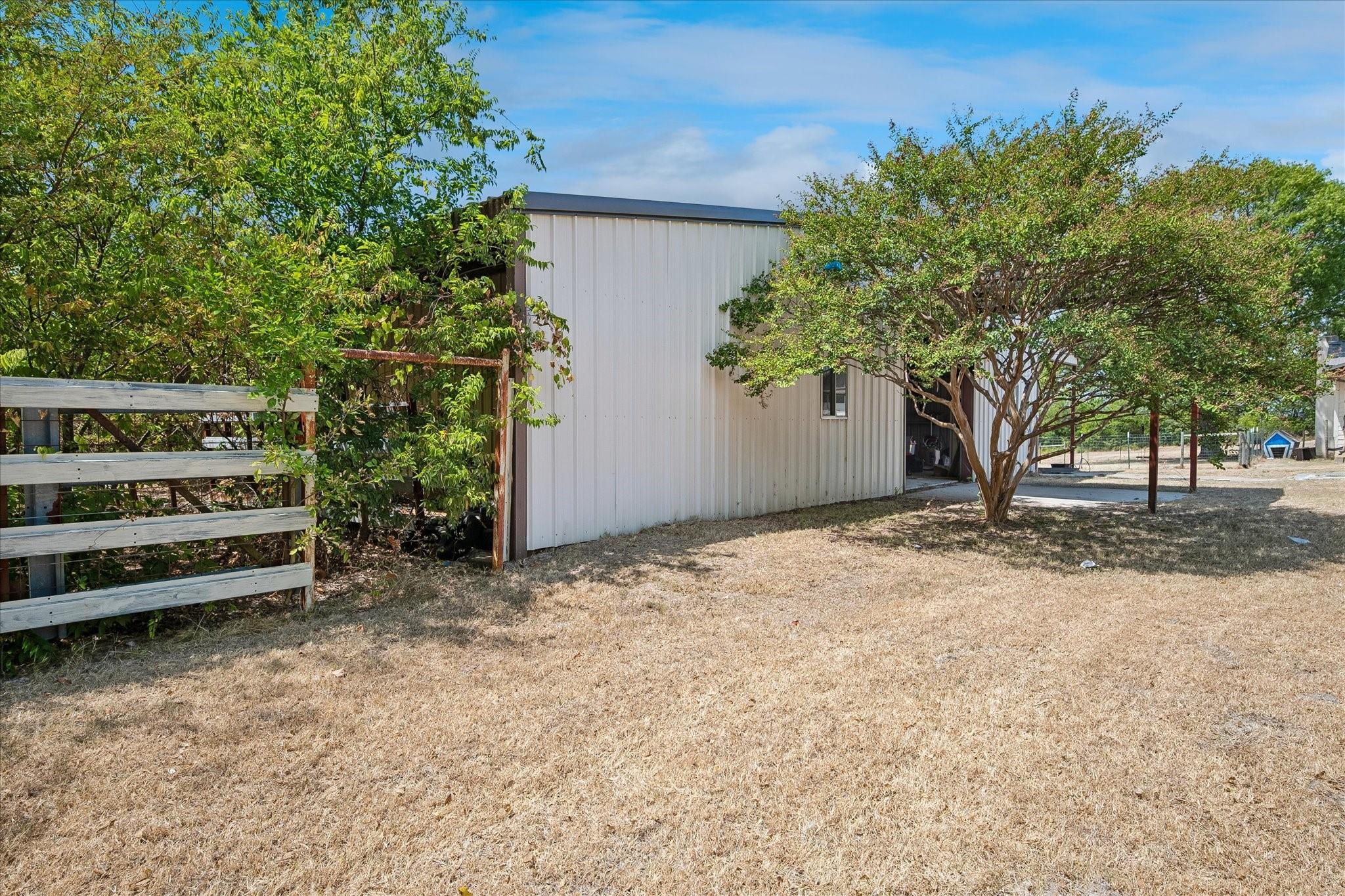main property photo 26