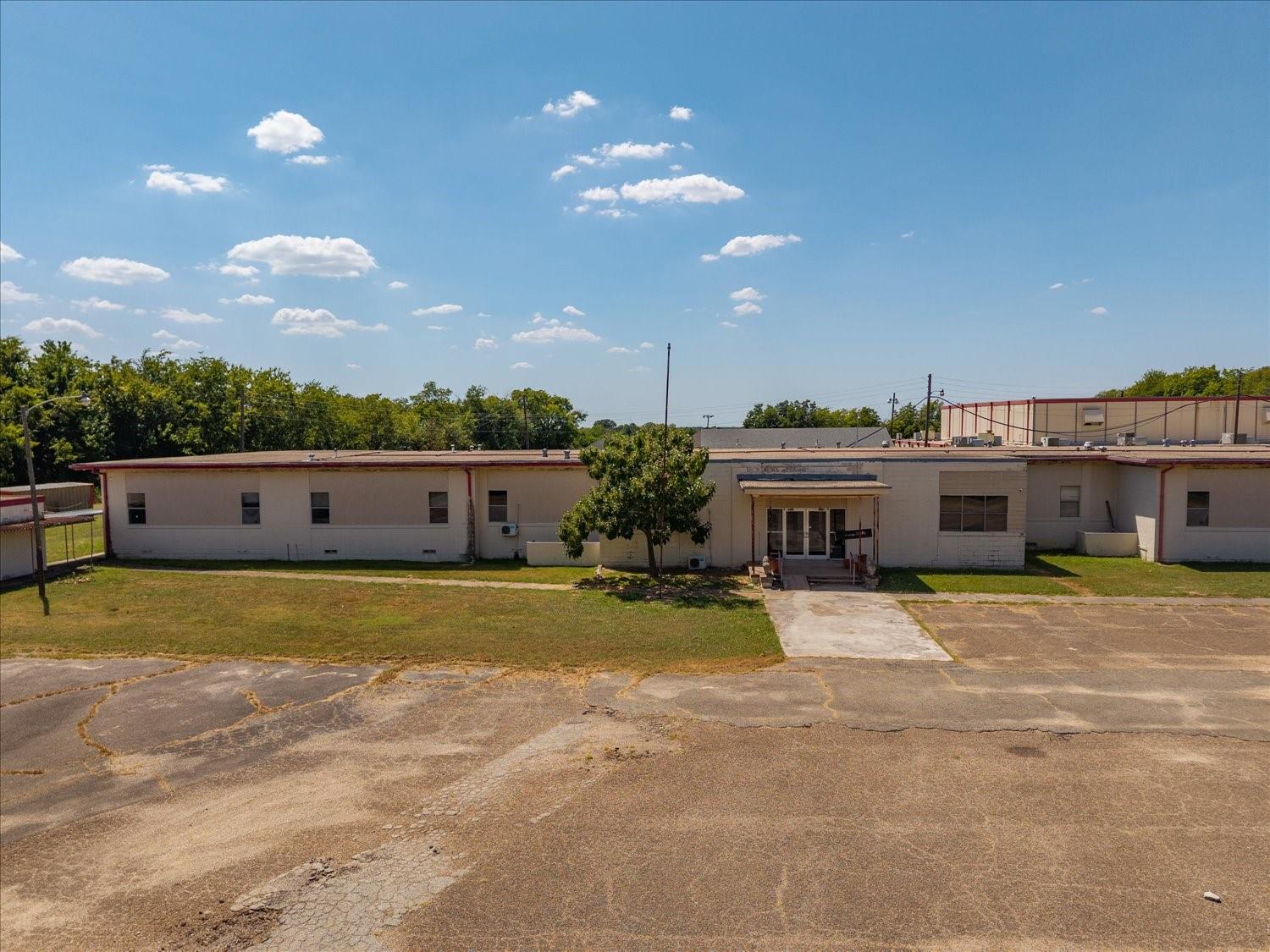 main property photo 14