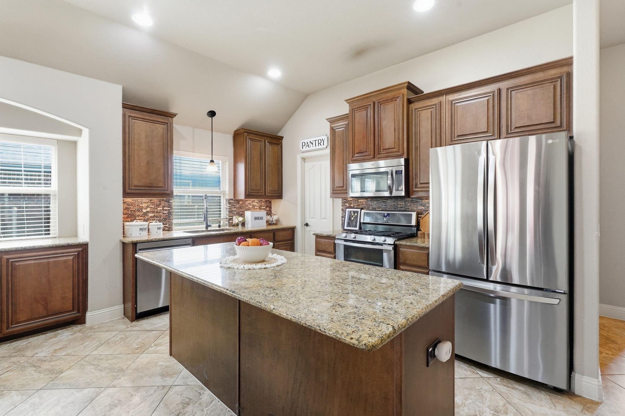main property photo 7