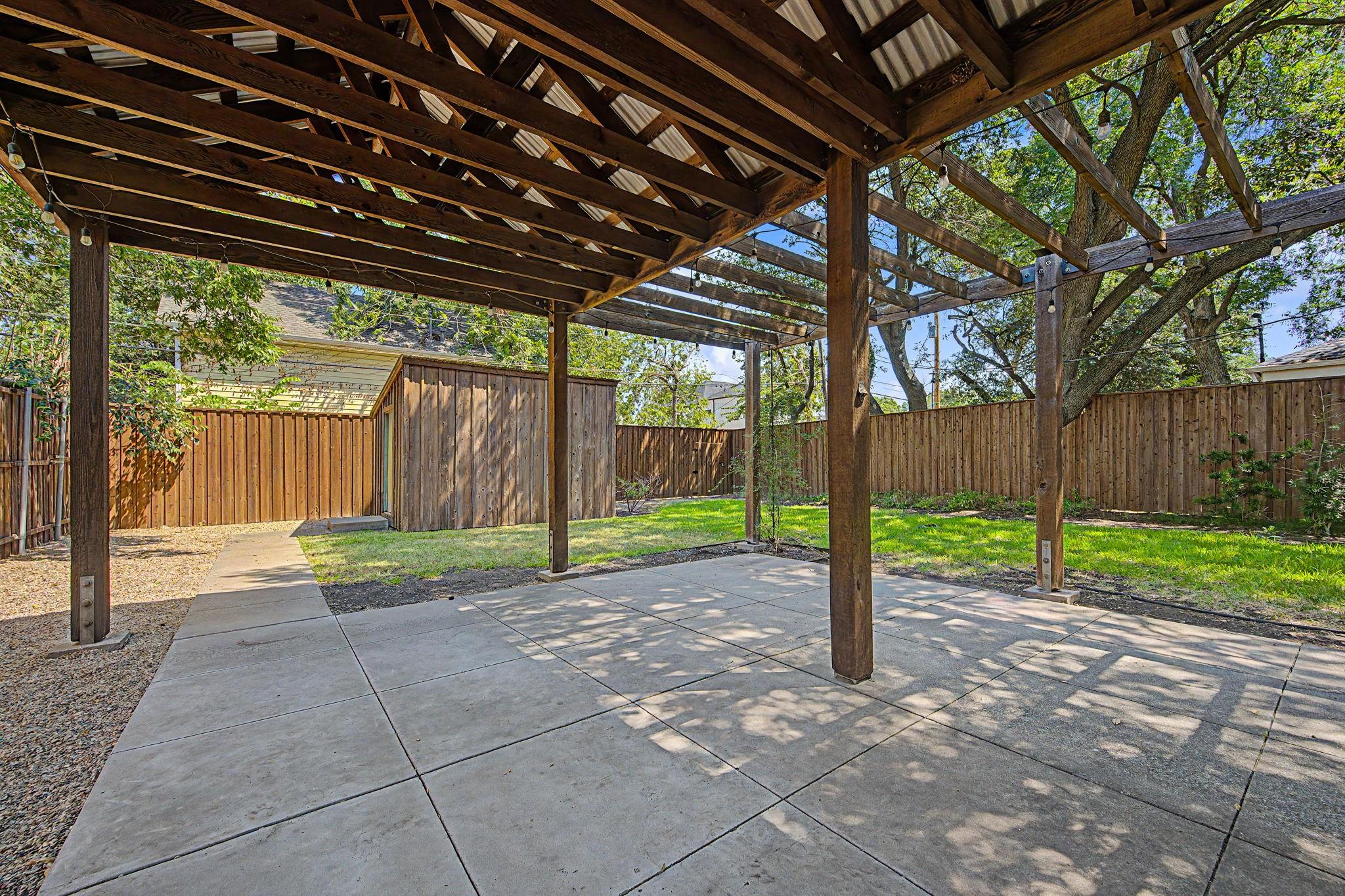 main property photo 18