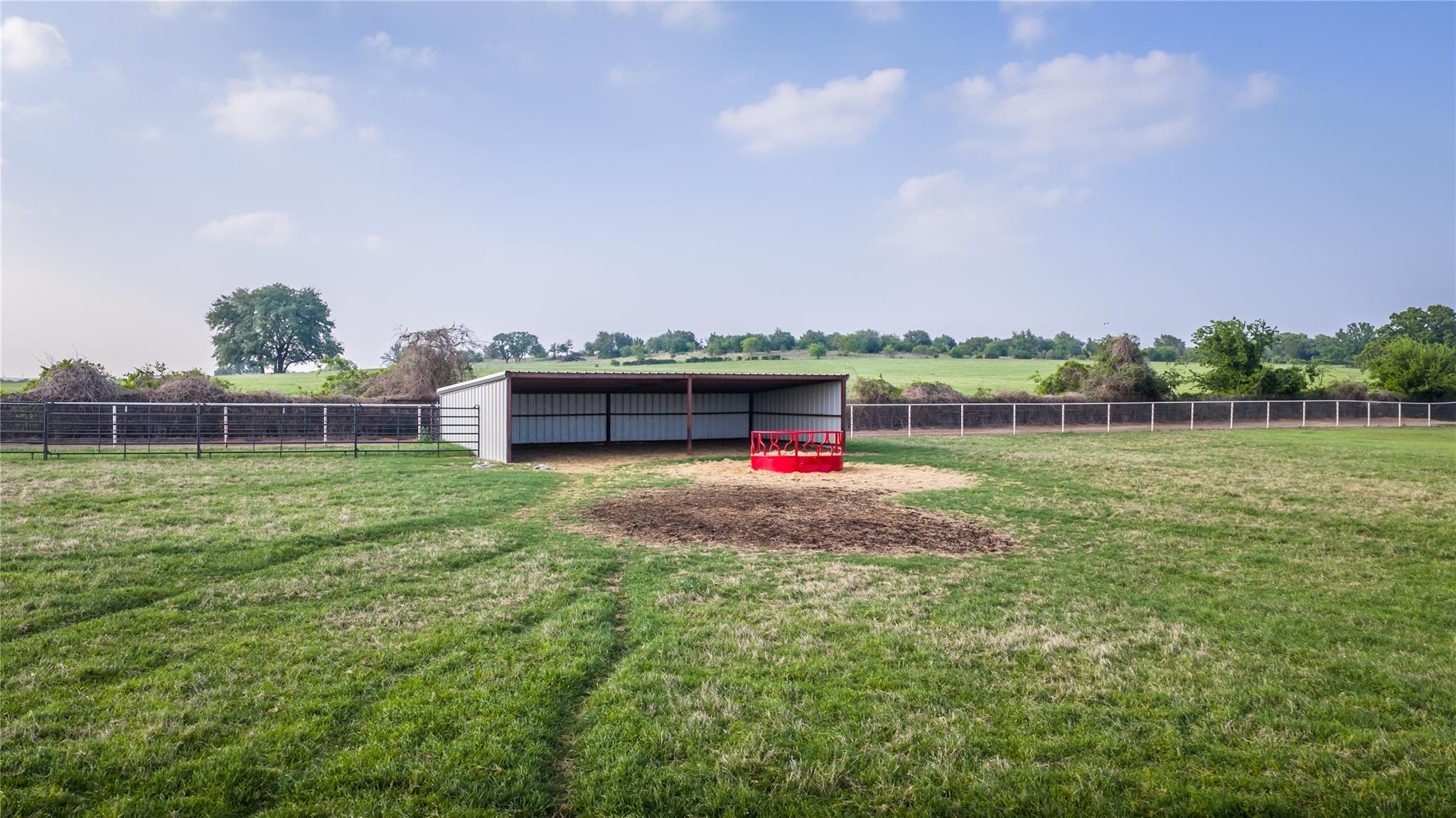 main property photo 33