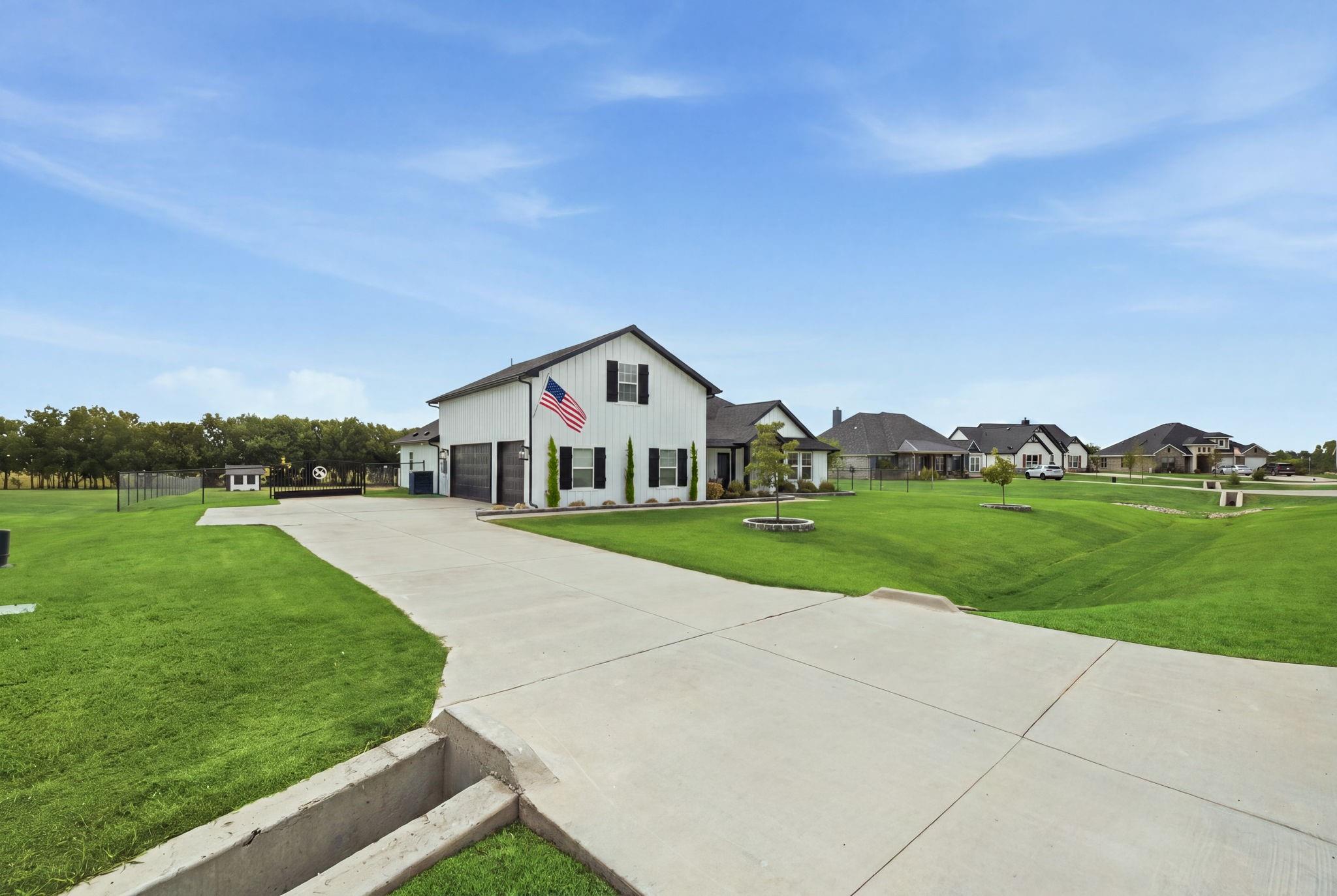 main property photo 2