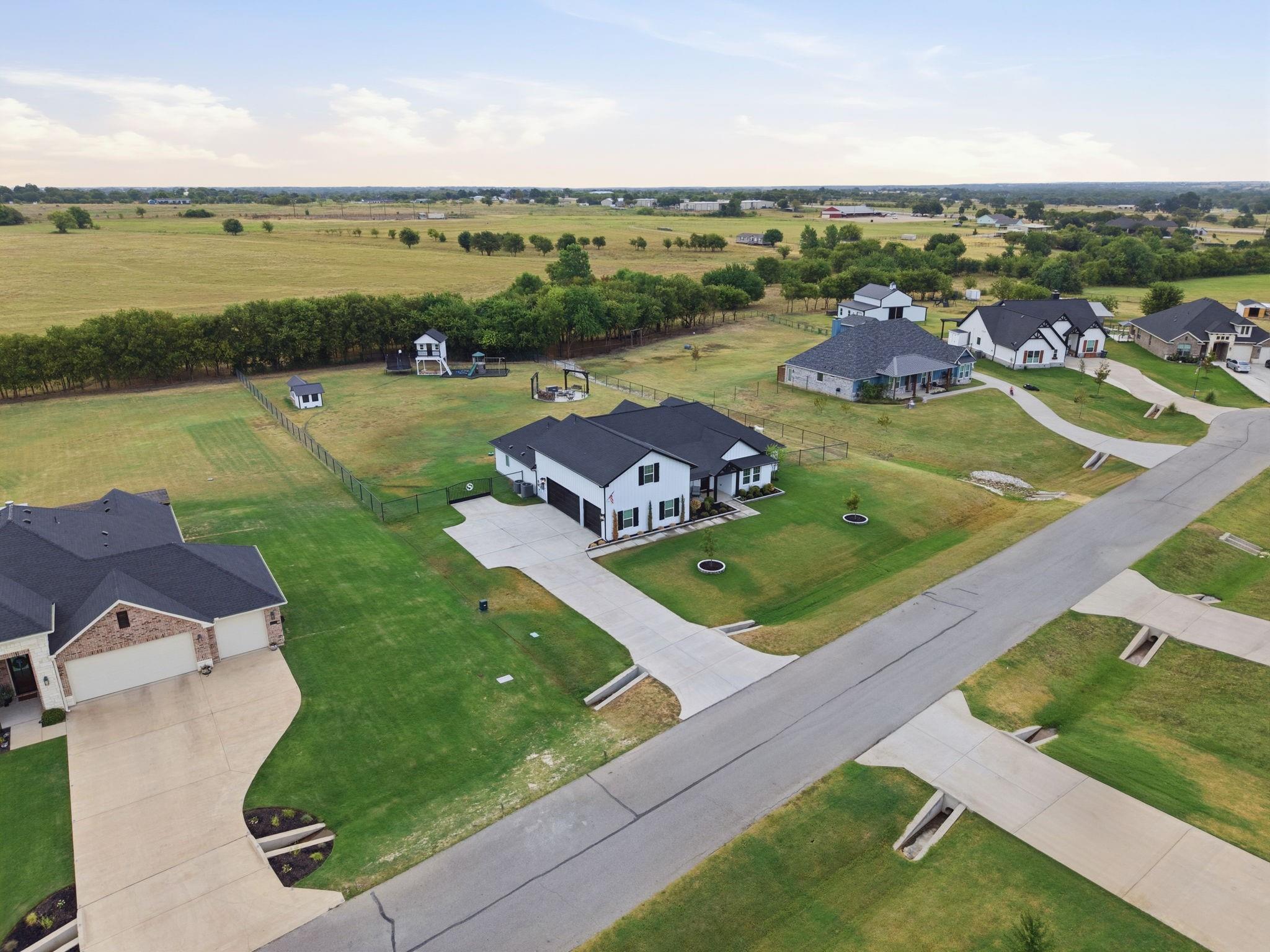 main property photo 36