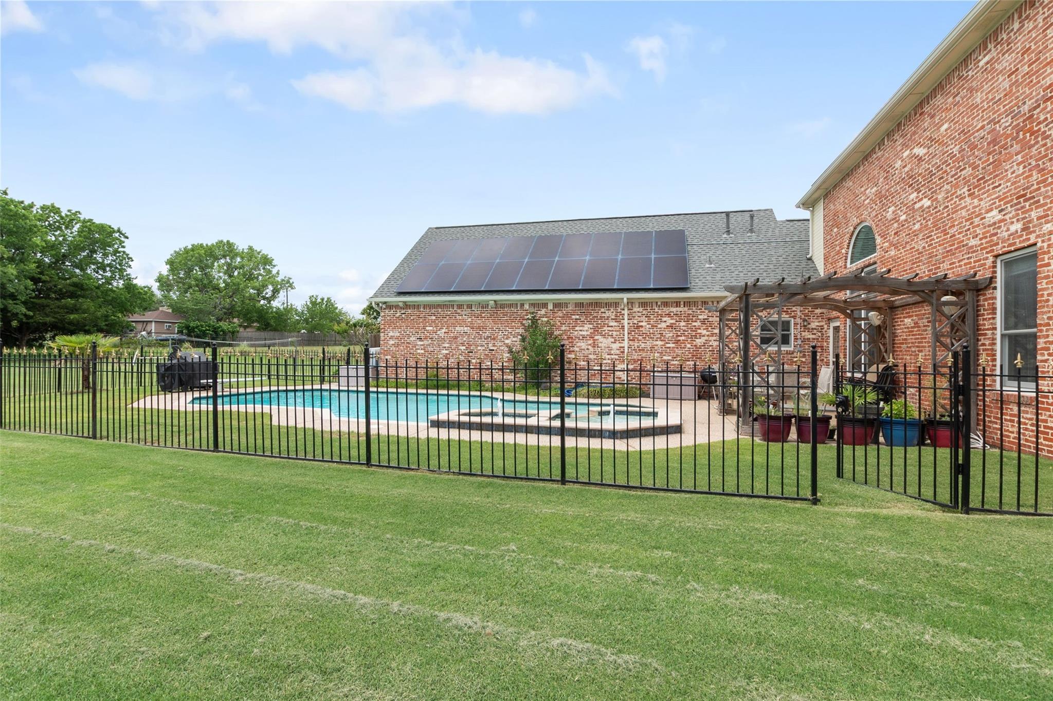 main property photo 35