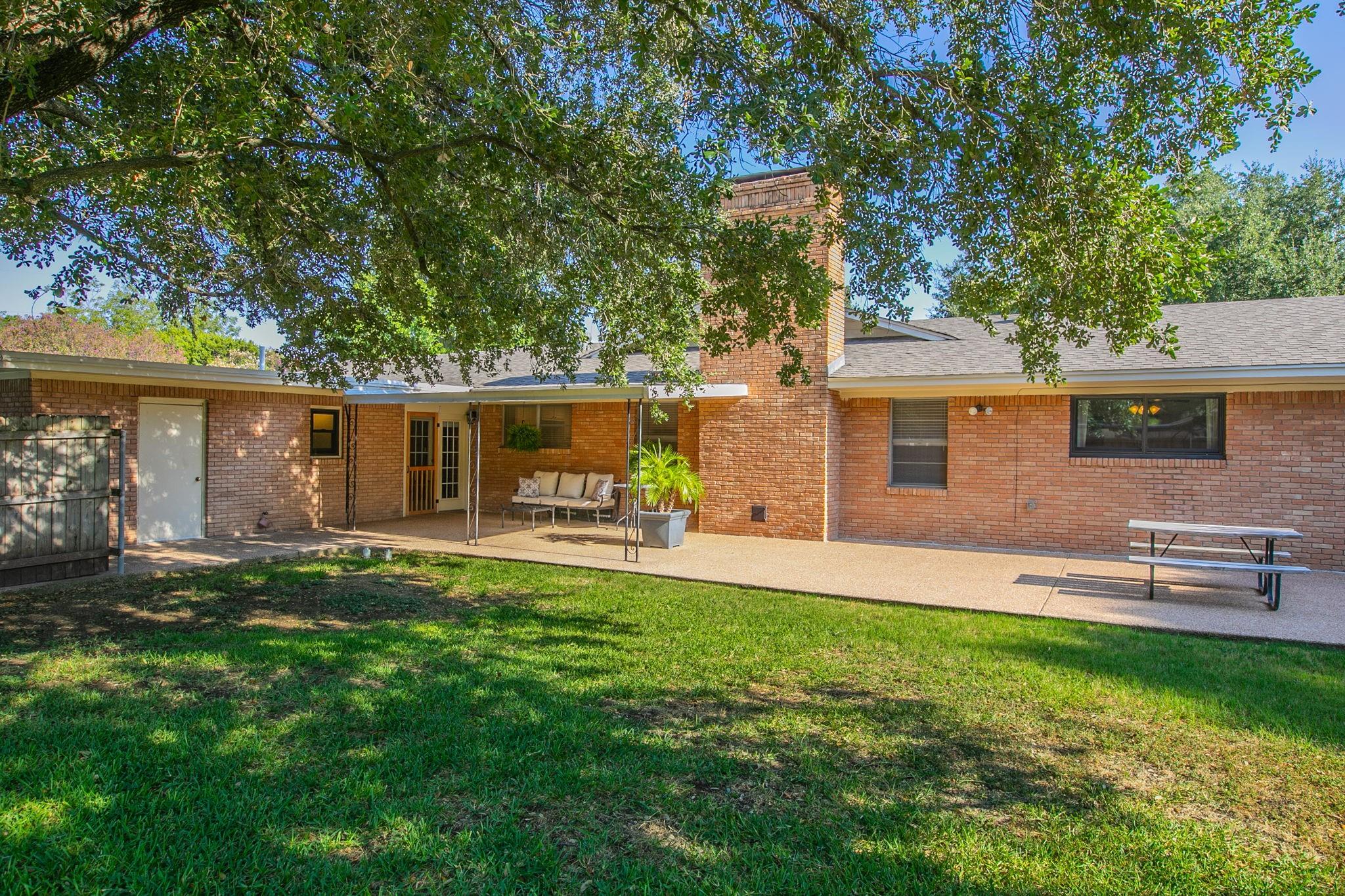 main property photo 37