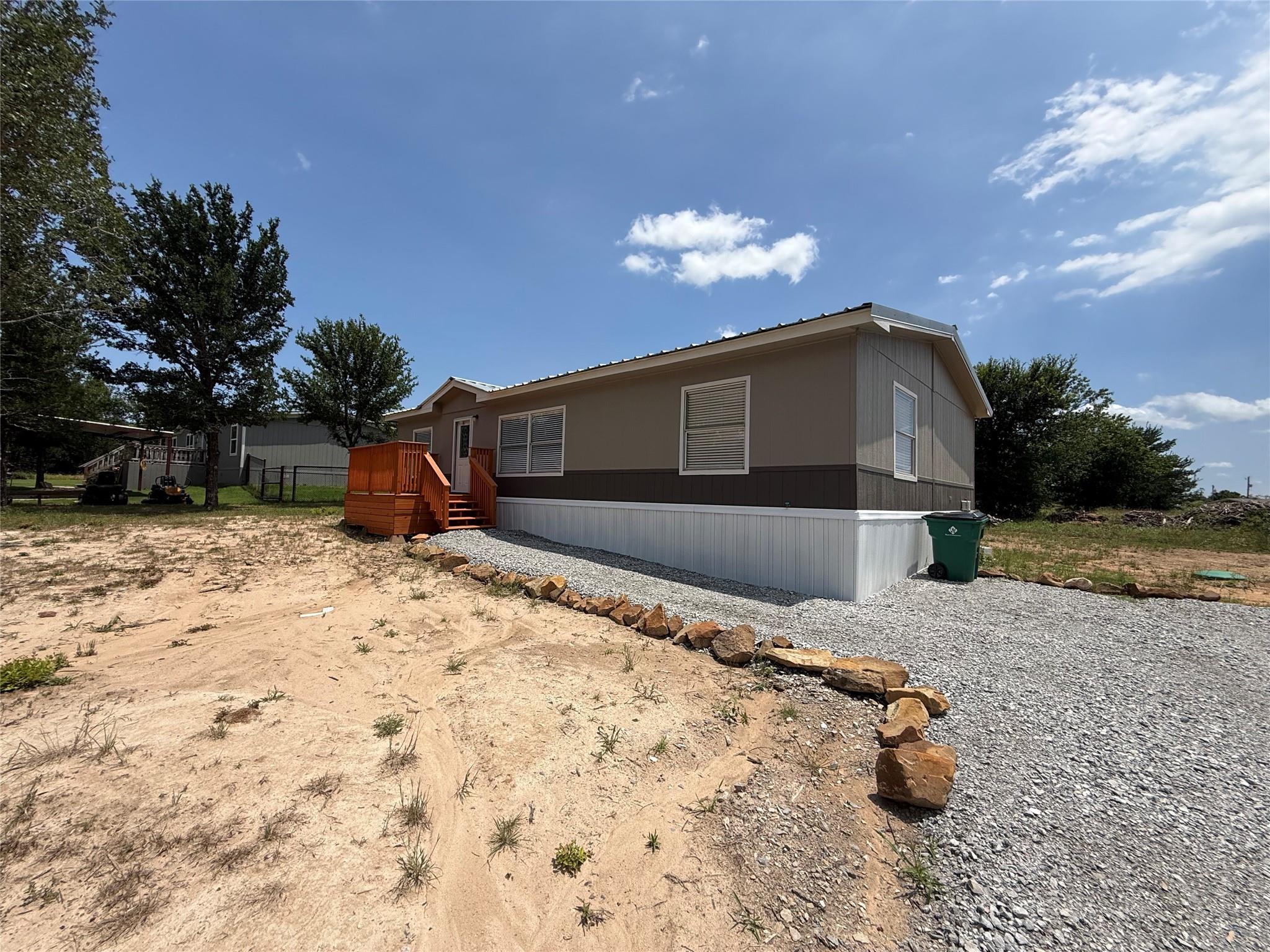 main property photo 0