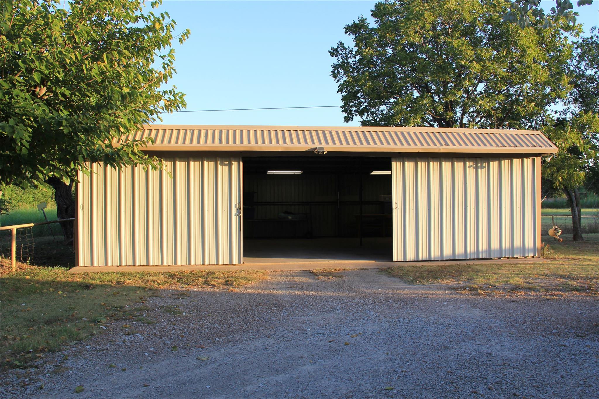 main property photo 18