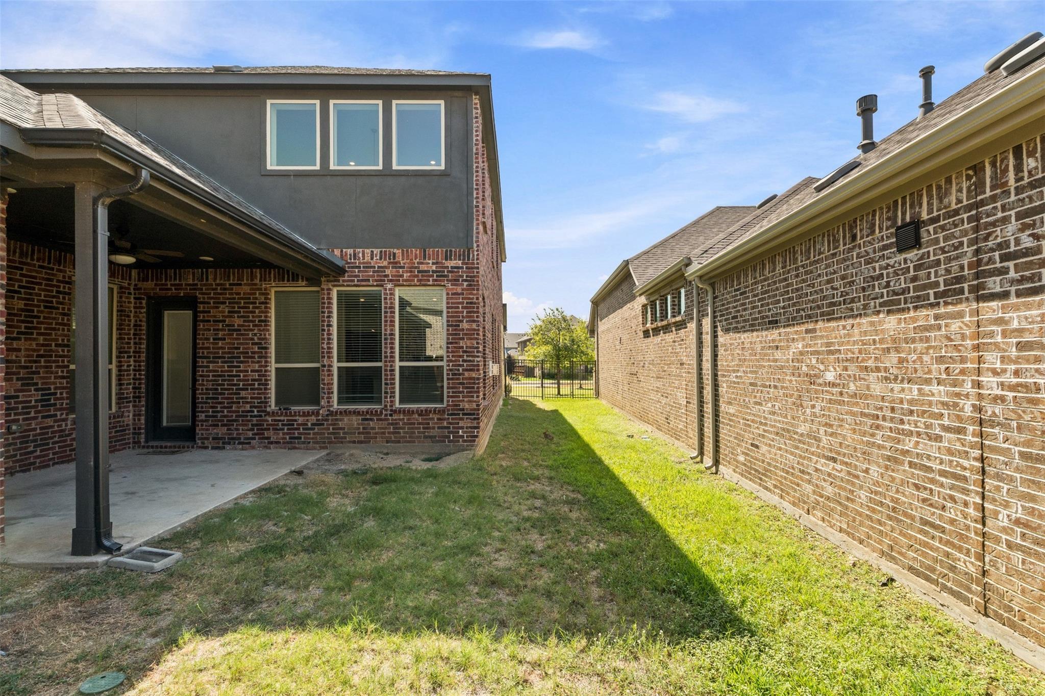 main property photo 30