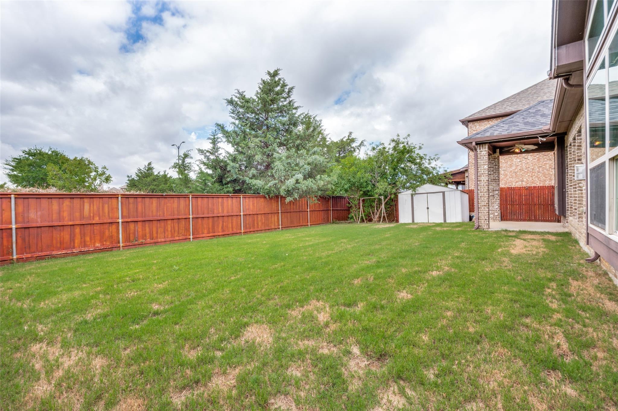 main property photo 30