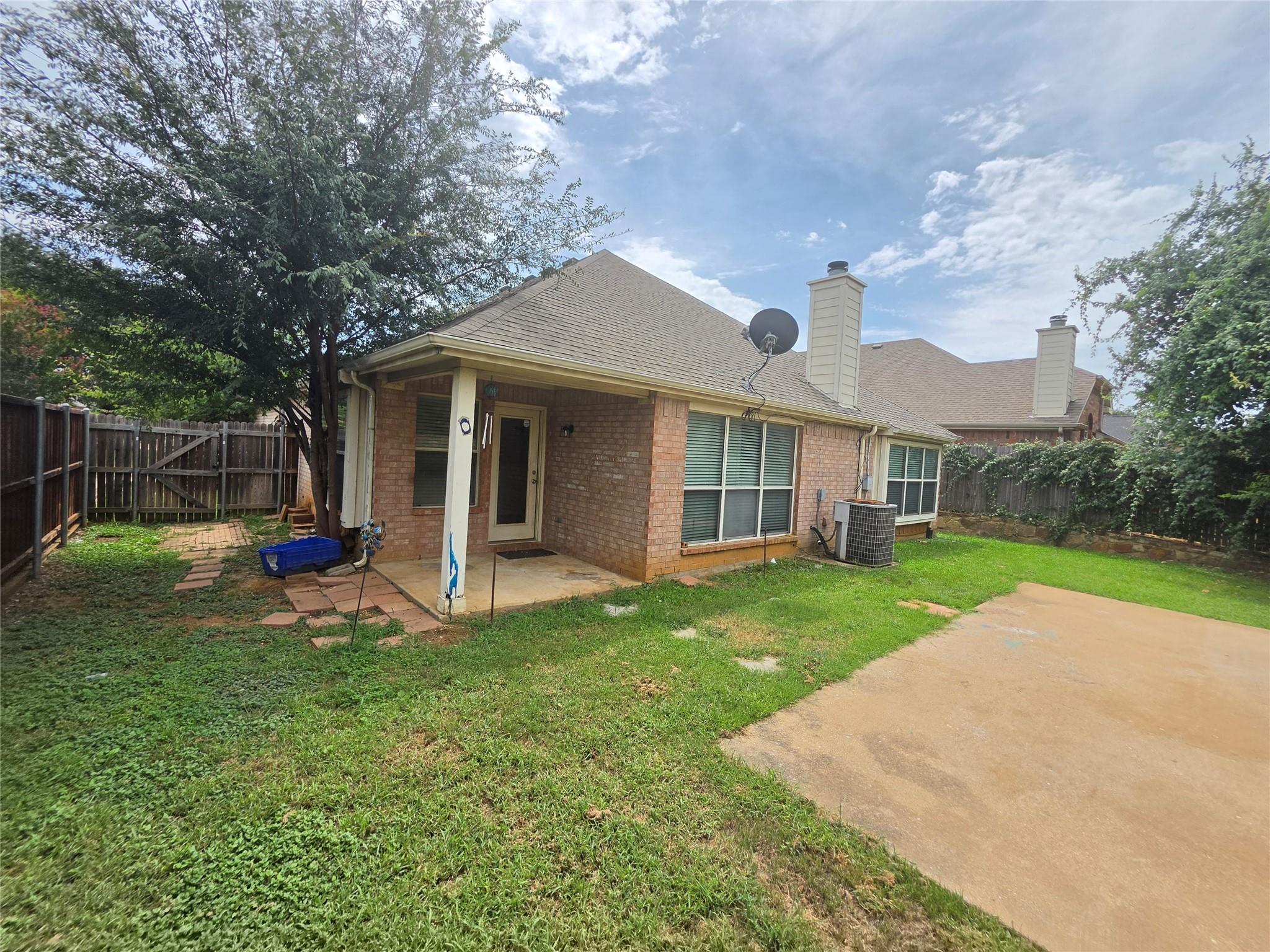 main property photo 28